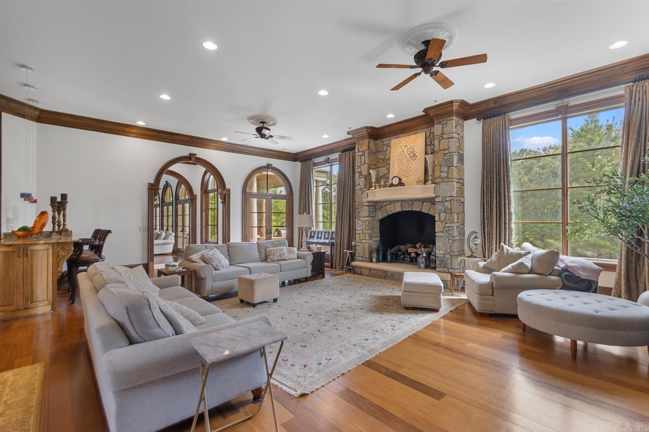 10 Valley Crest Ct Little Rock, AR 72223