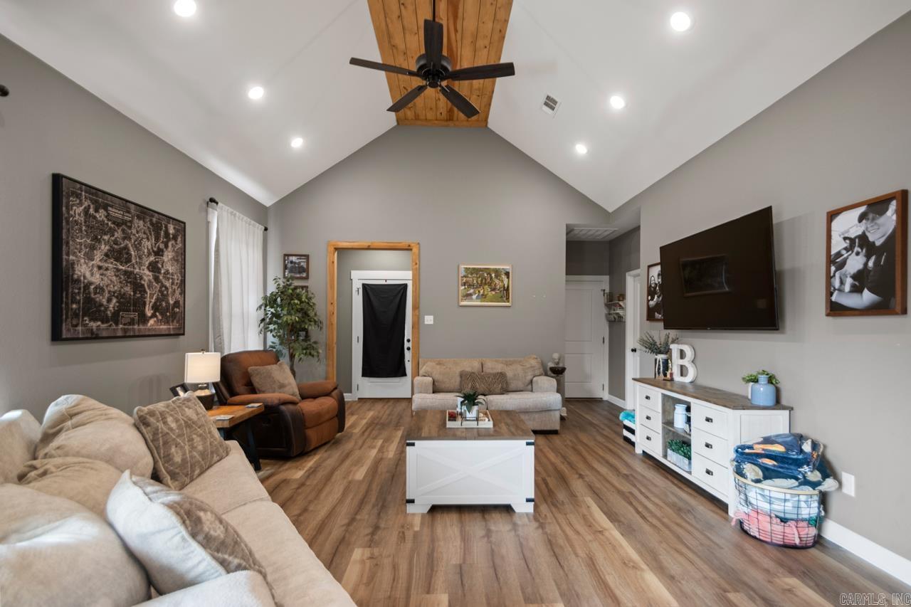 534 Shackleford  Sheridan, AR