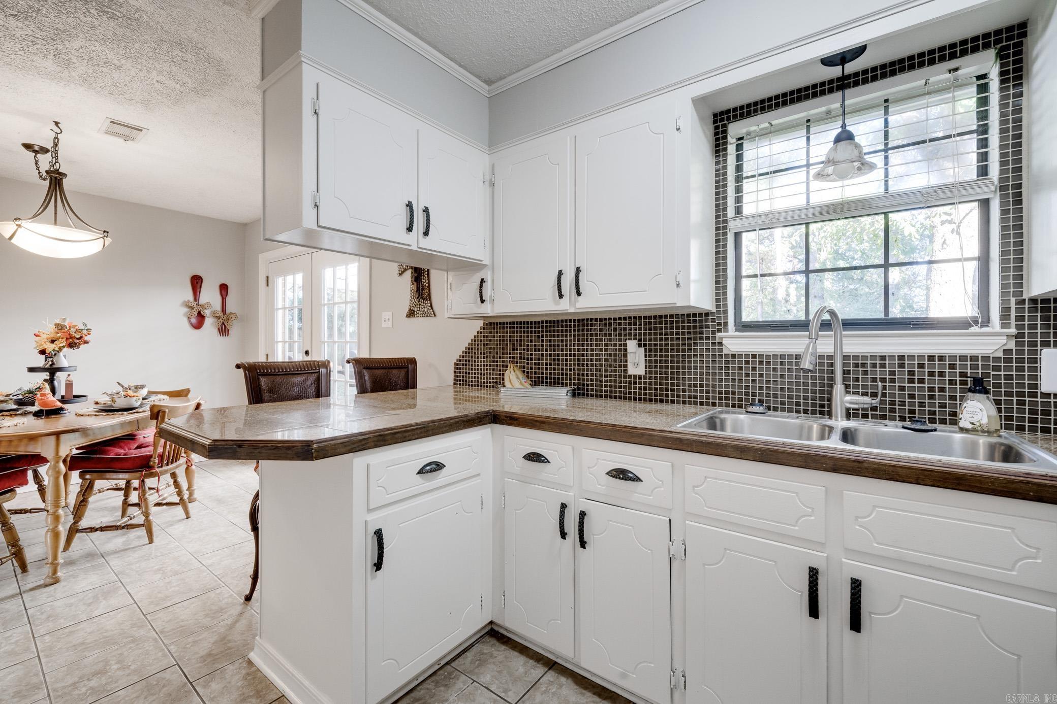 9 Foxmoor Circle  Conway, AR