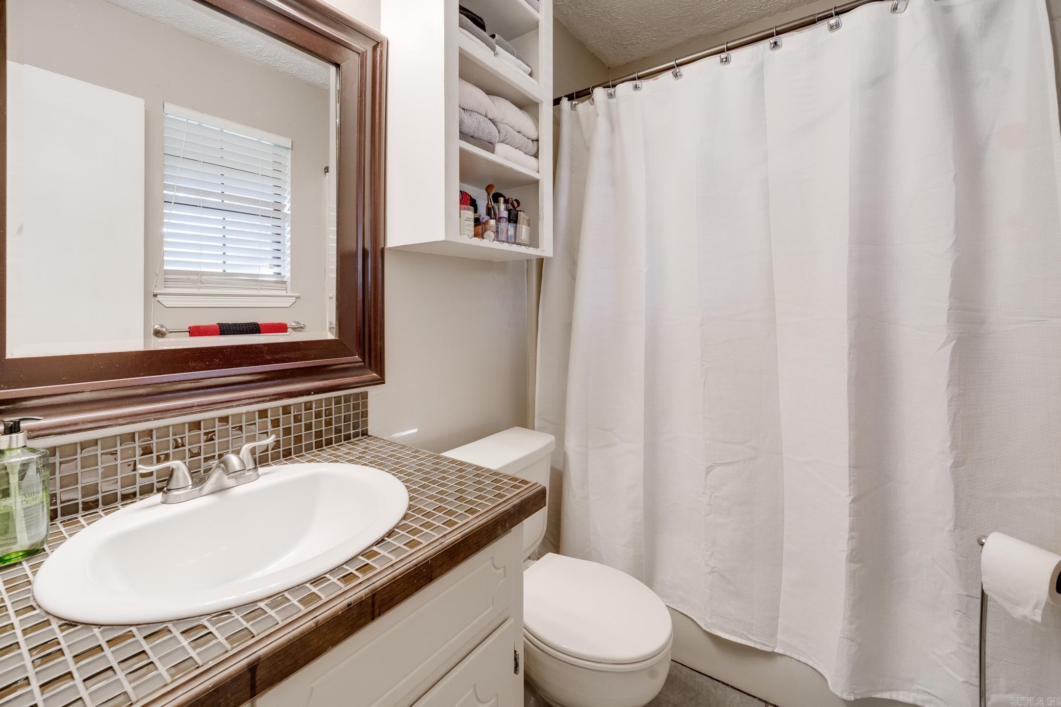 9 Foxmoor Circle  Conway, AR