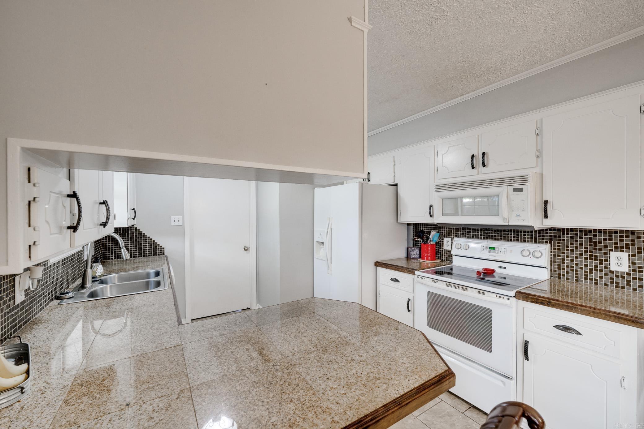 9 Foxmoor Circle  Conway, AR