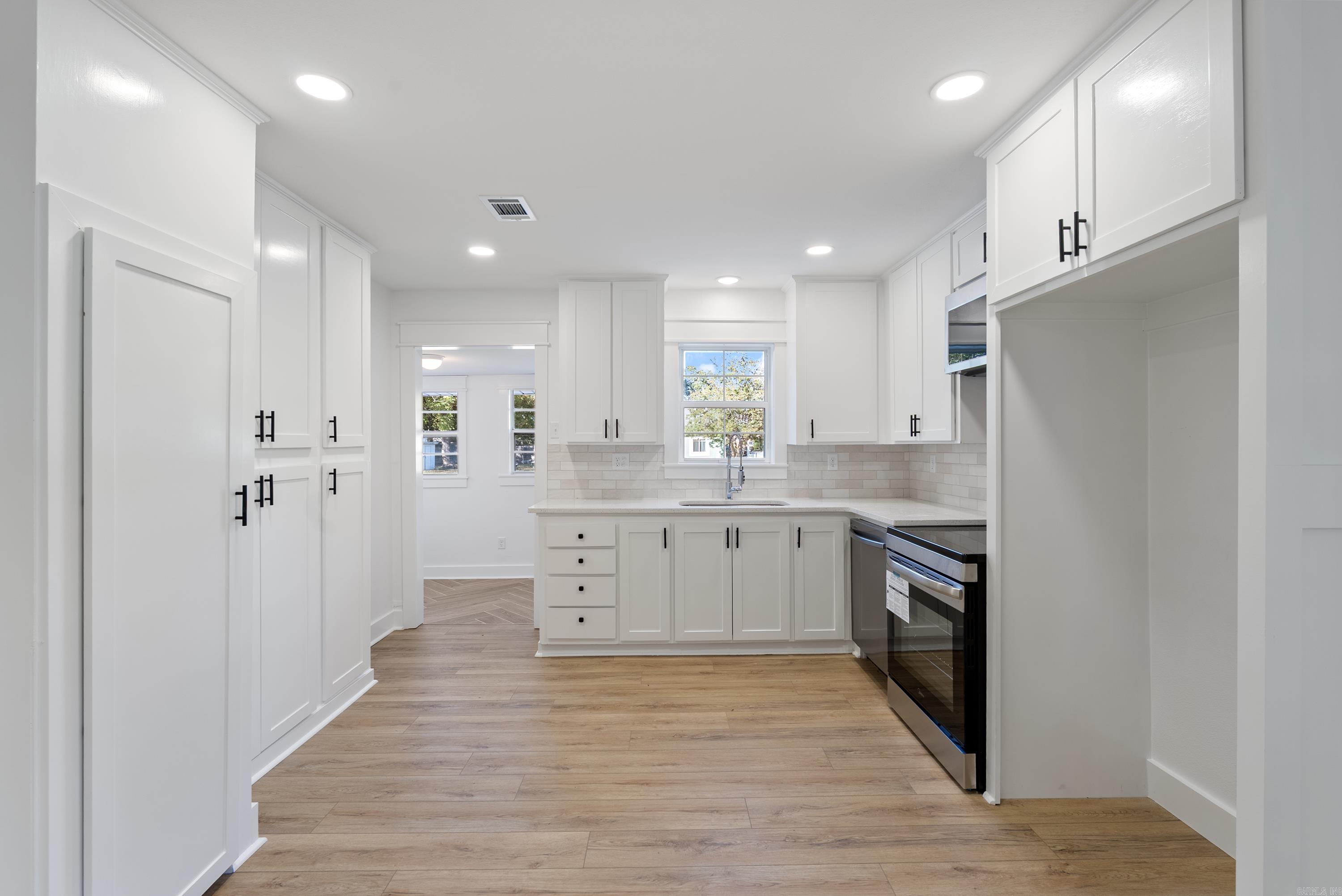 1069 Donaghey  Conway, AR