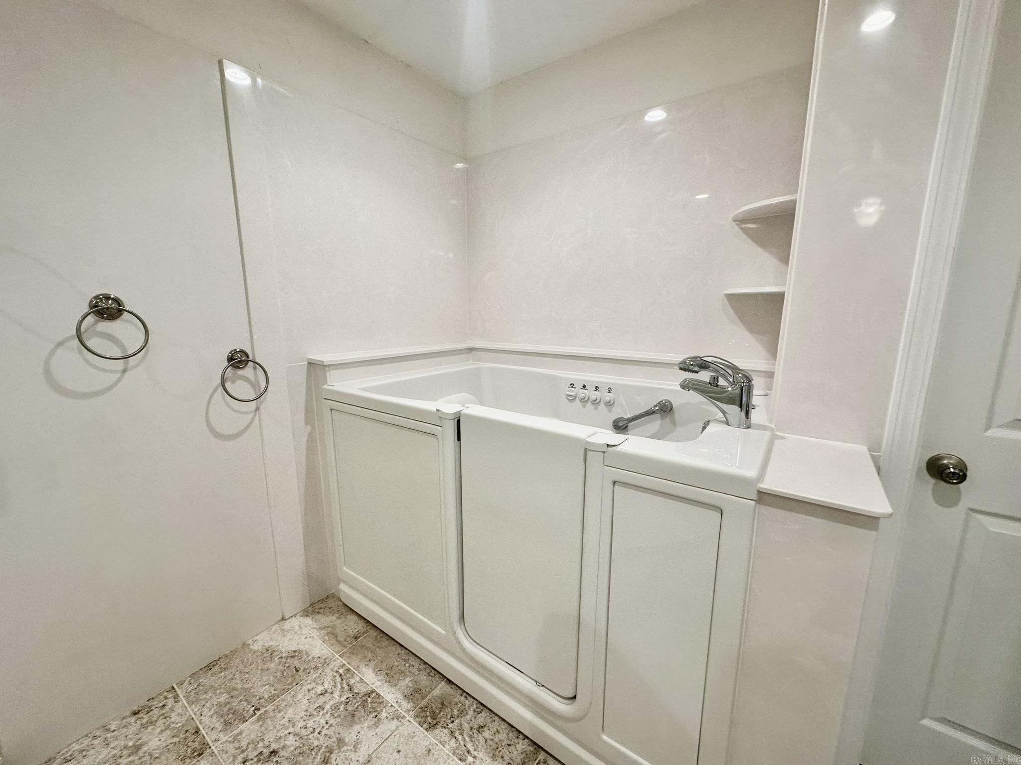 211 RG Lagrone Dr Hamburg, AR 71646