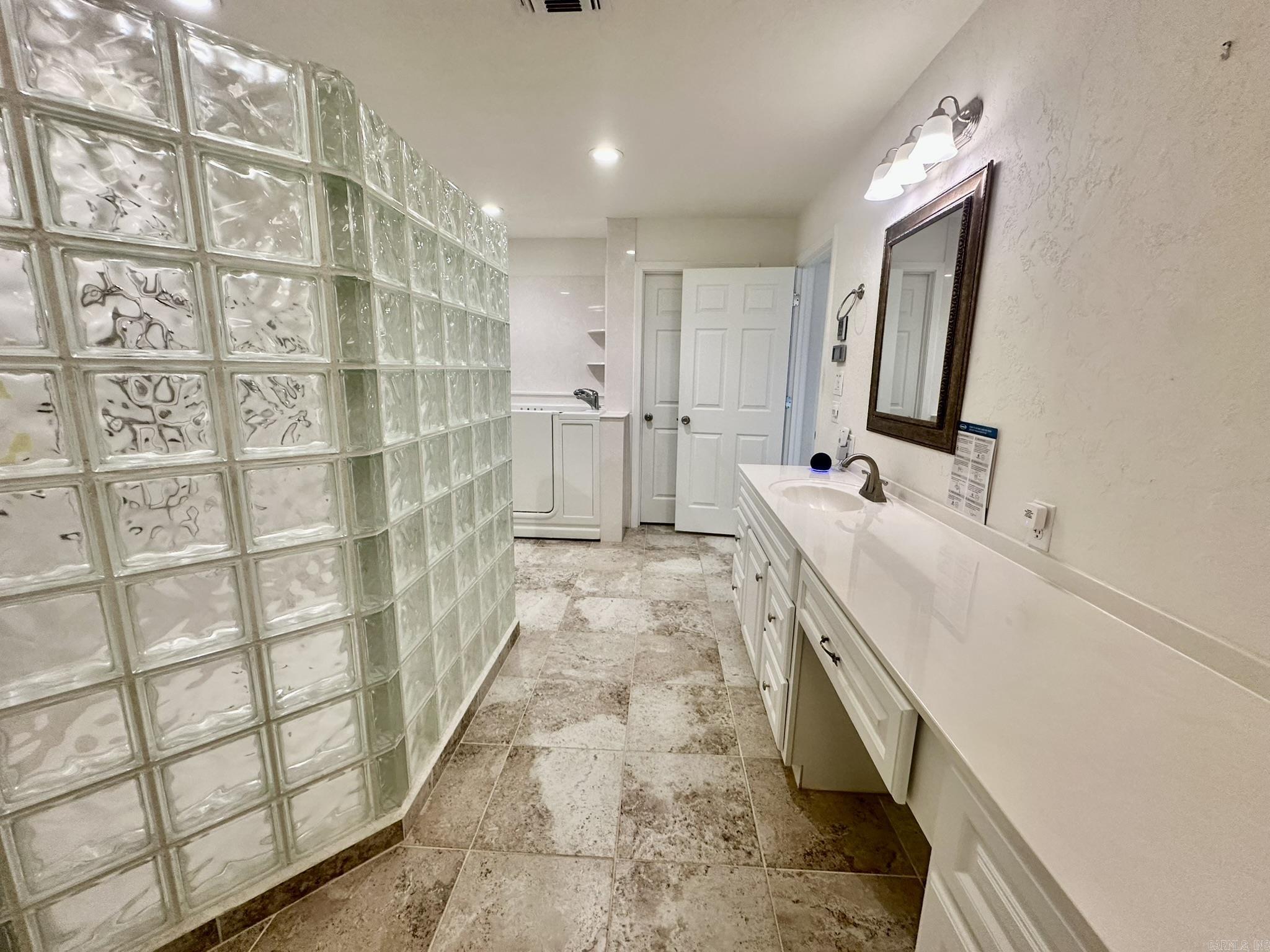 211 RG Lagrone Dr Hamburg, AR 71646