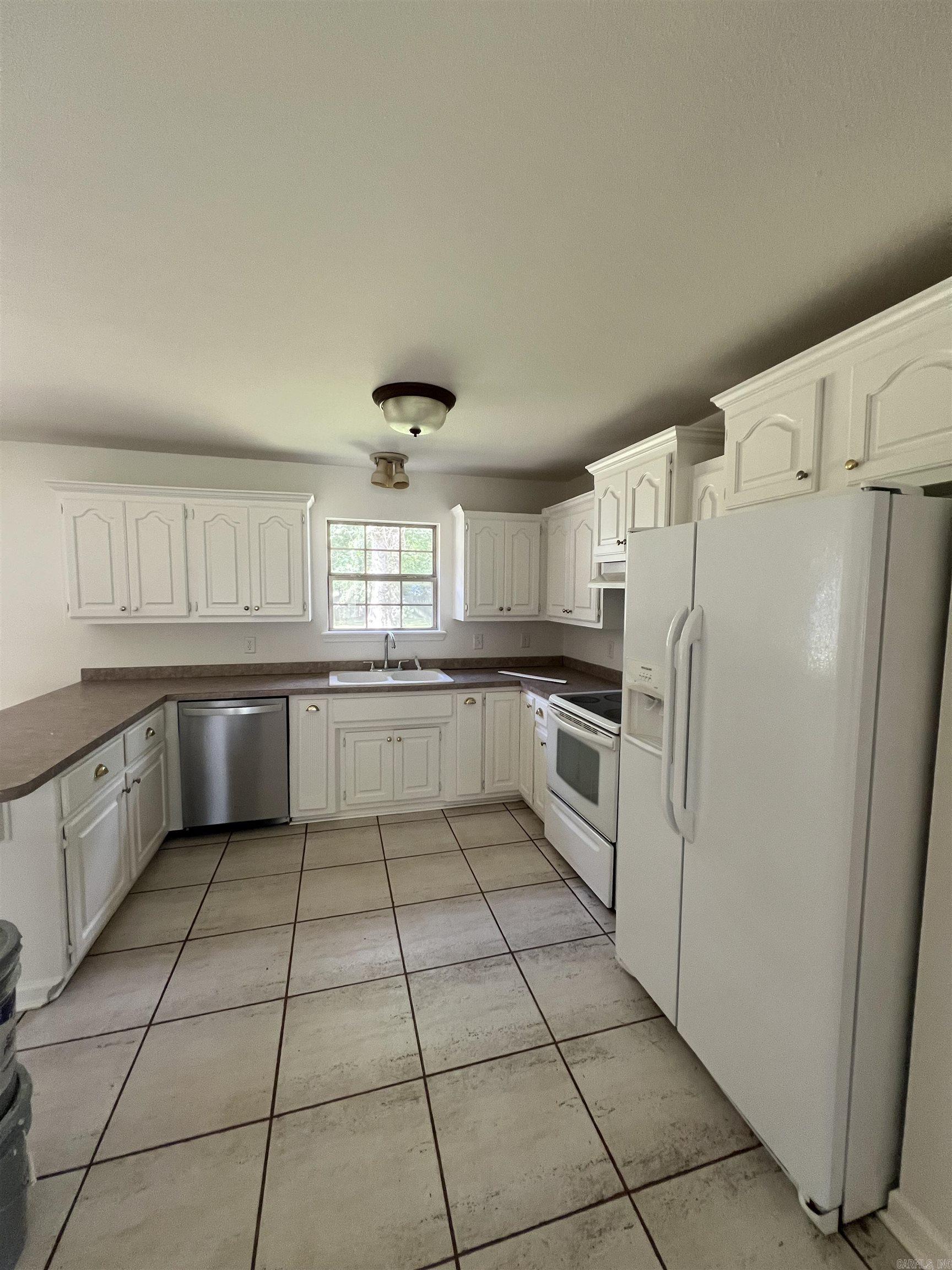 6710 SHERIDAN RD  White Hall, AR