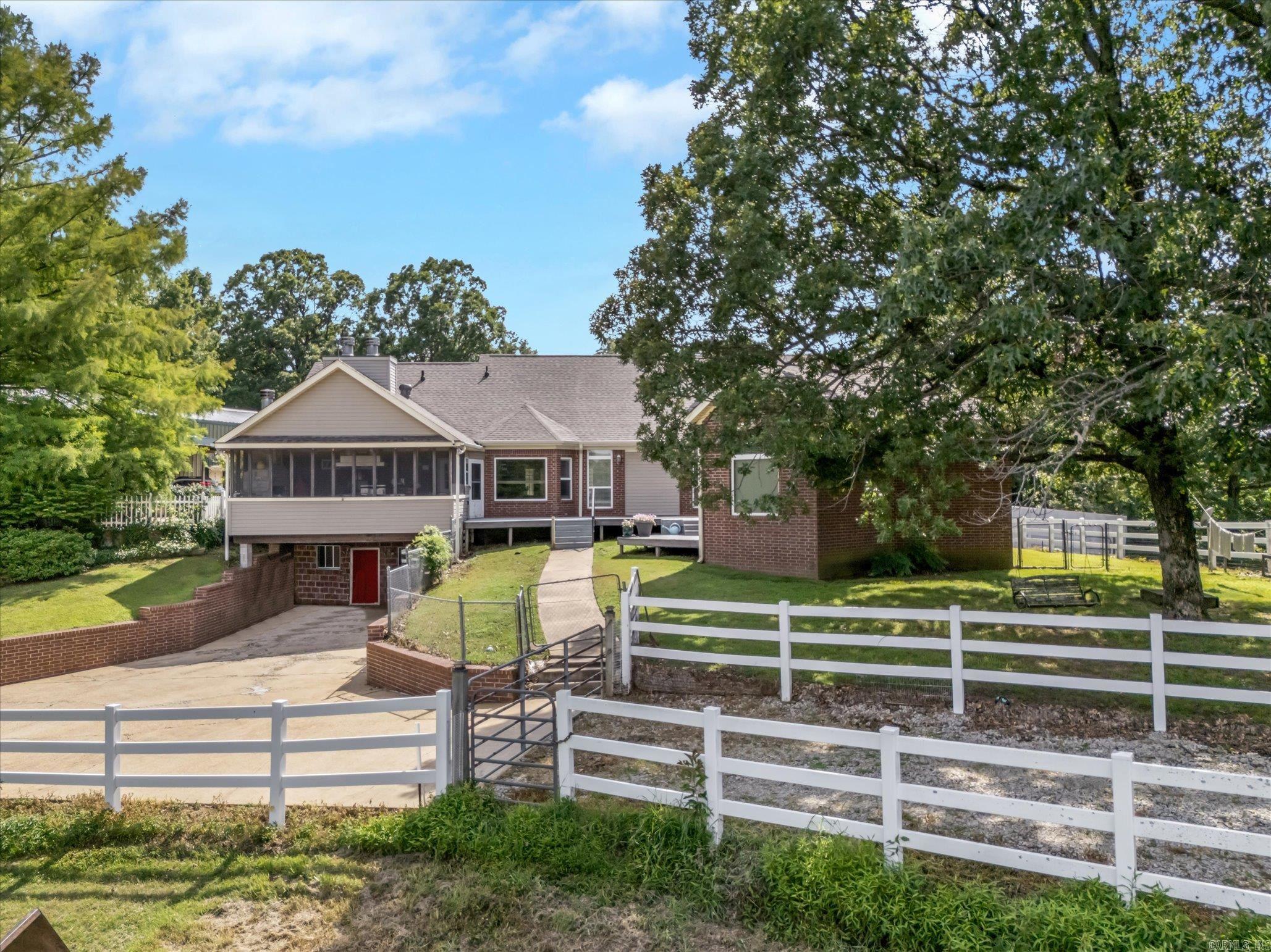 15355 Pleasant Grove Lane Harrisburg, AR 72432