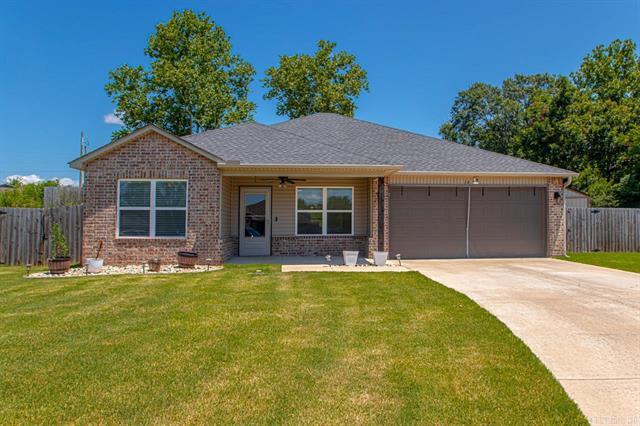 14  Oakland  Austin, AR