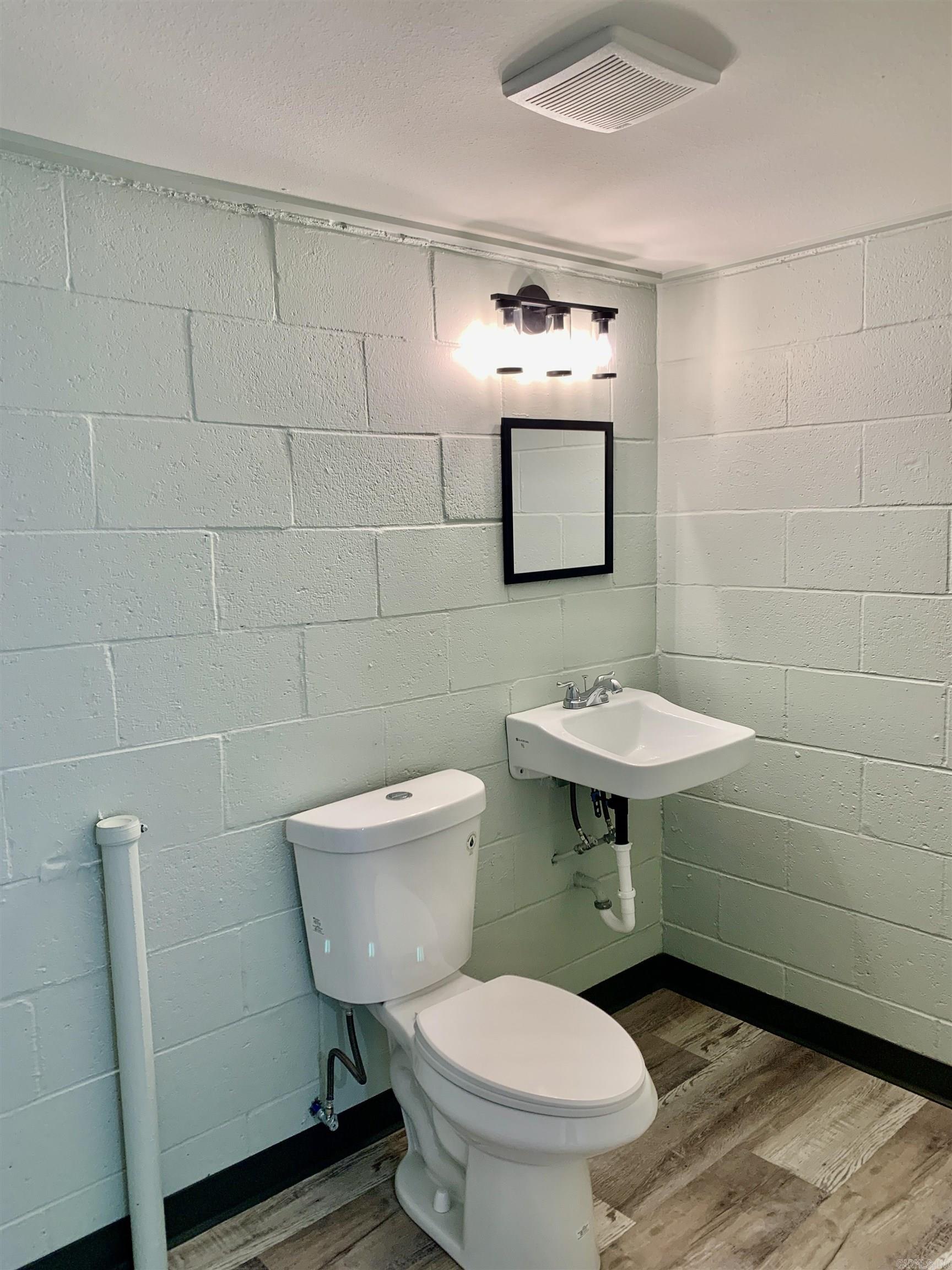 23 N Meadowcliff Dr.  Little Rock, AR