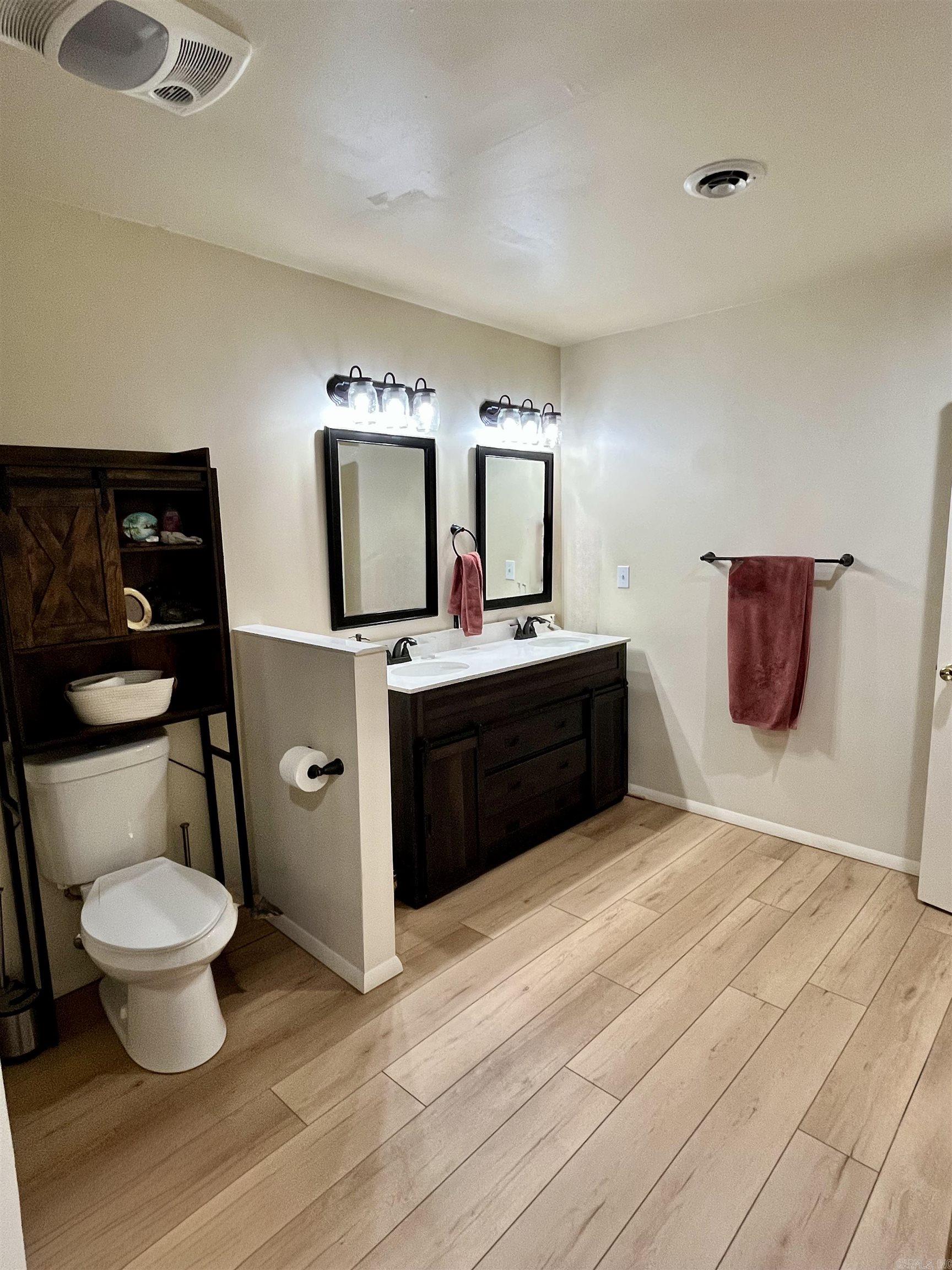 2540 Lakeside Drive  Benton, AR