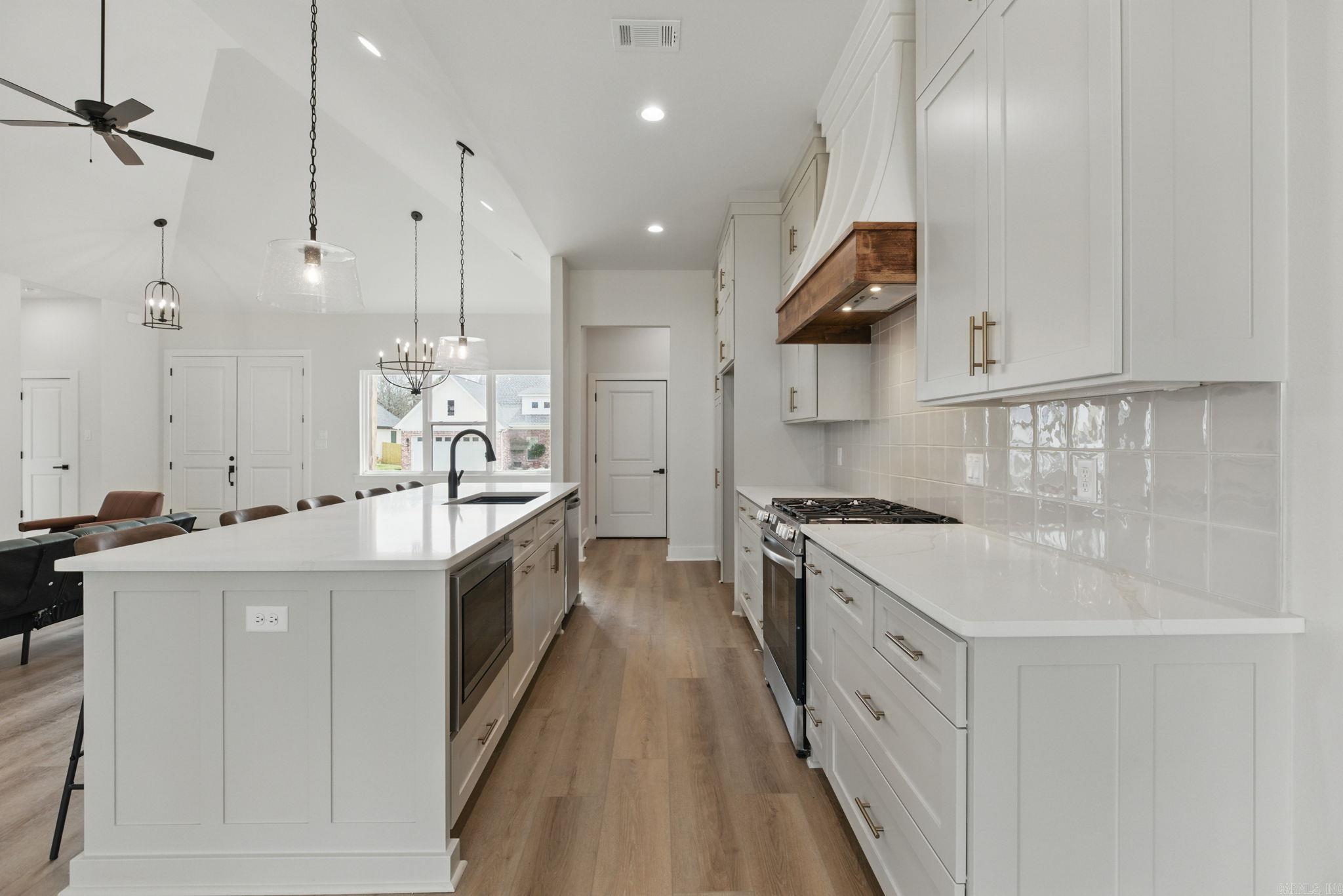 4822 Coronell Bryant, AR 72002