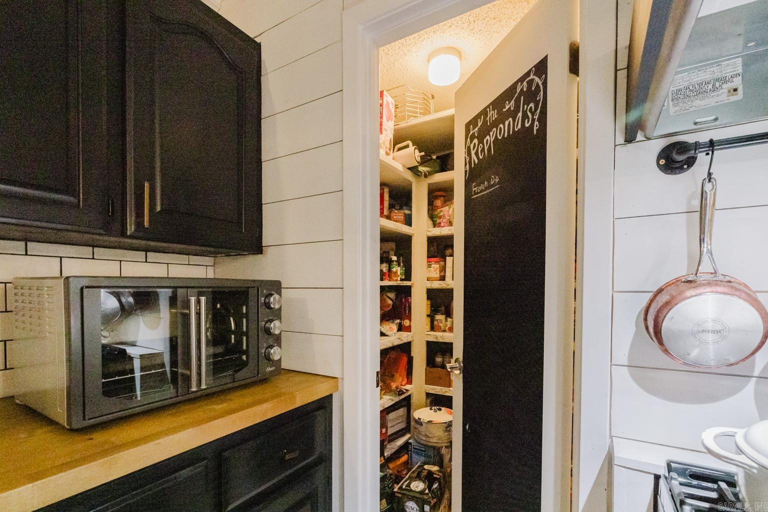 8524 HART ROAD  Benton, AR