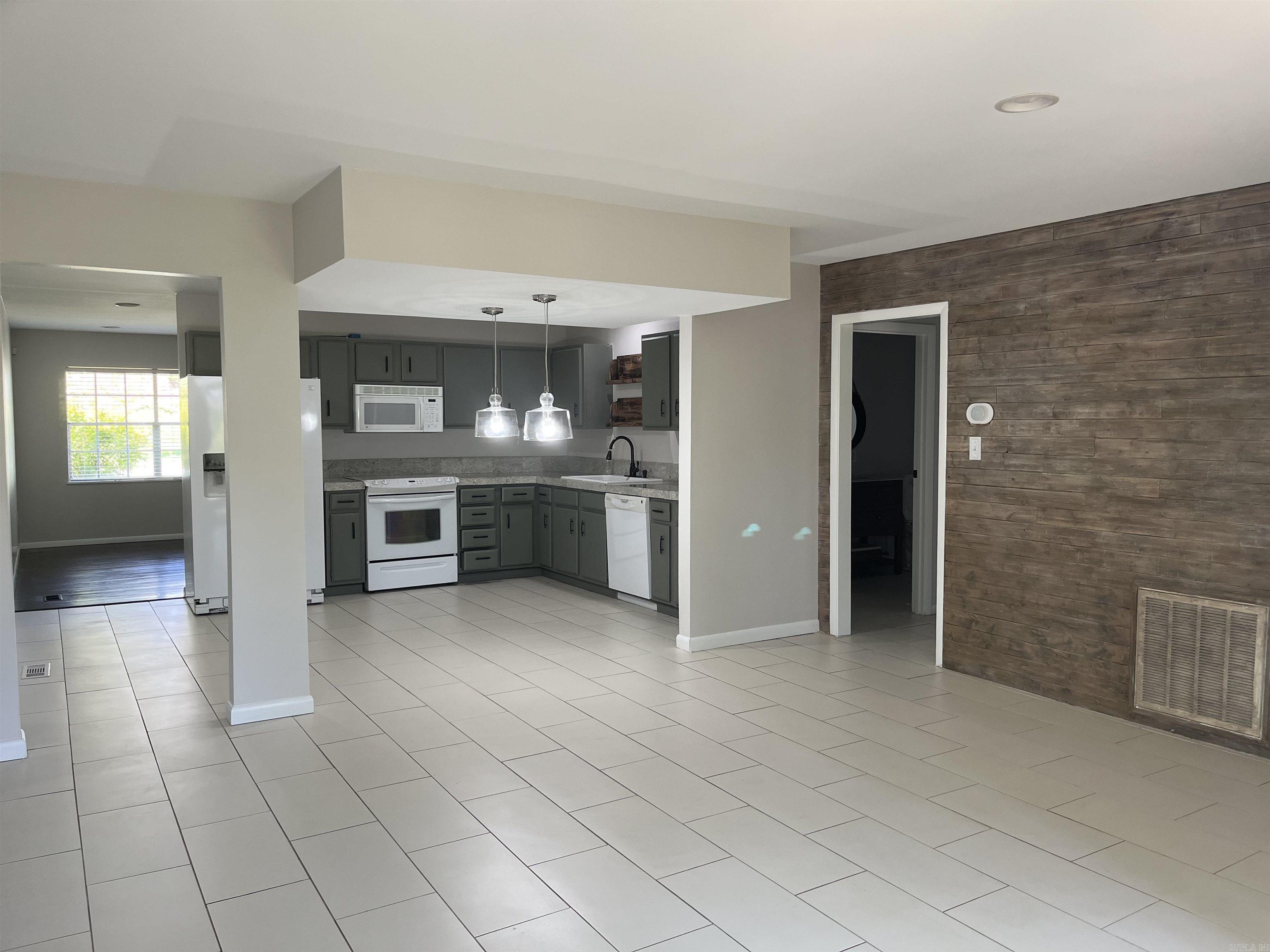 68 White Oak  Little Rock, AR