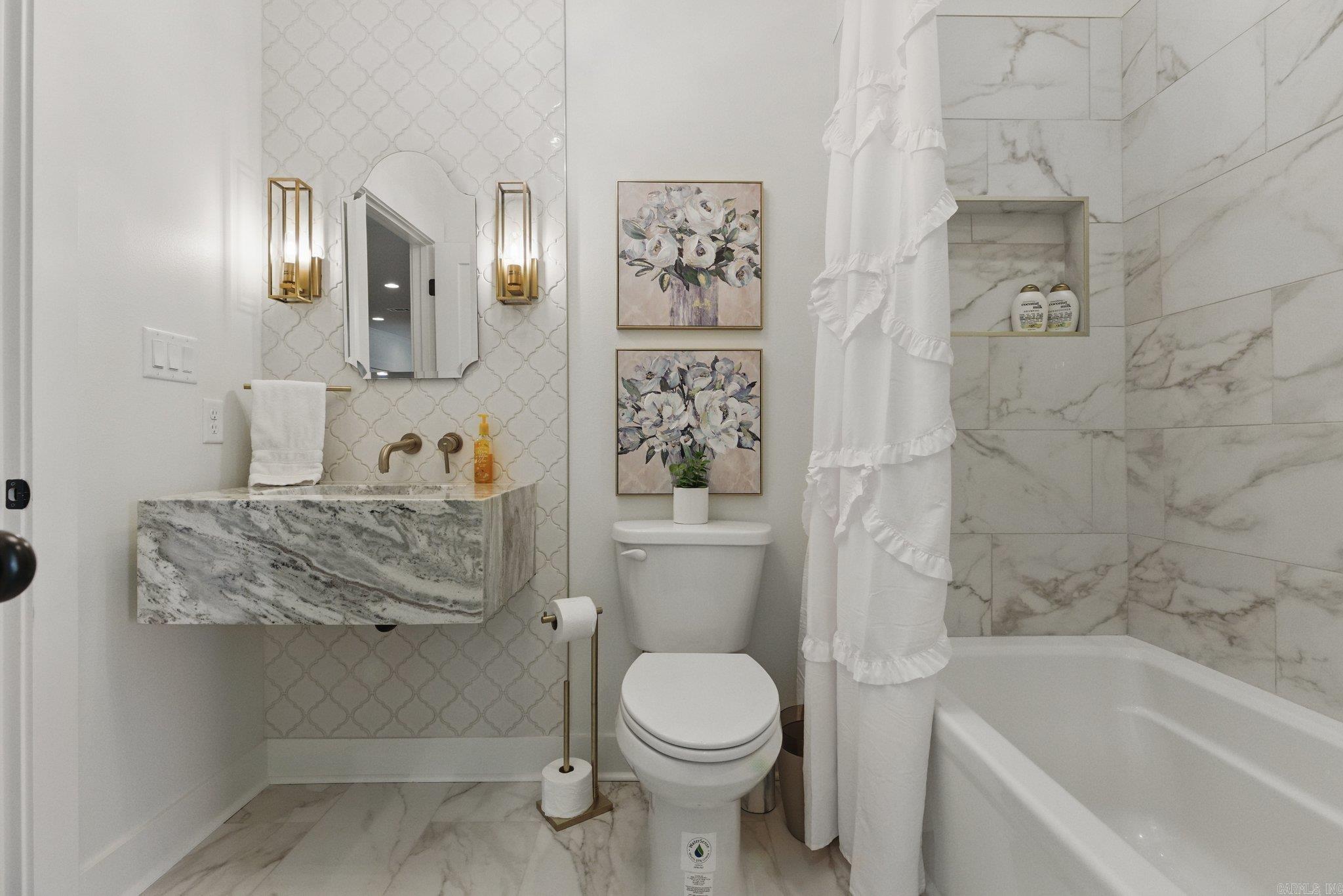 125 Hallen  Little Rock, AR