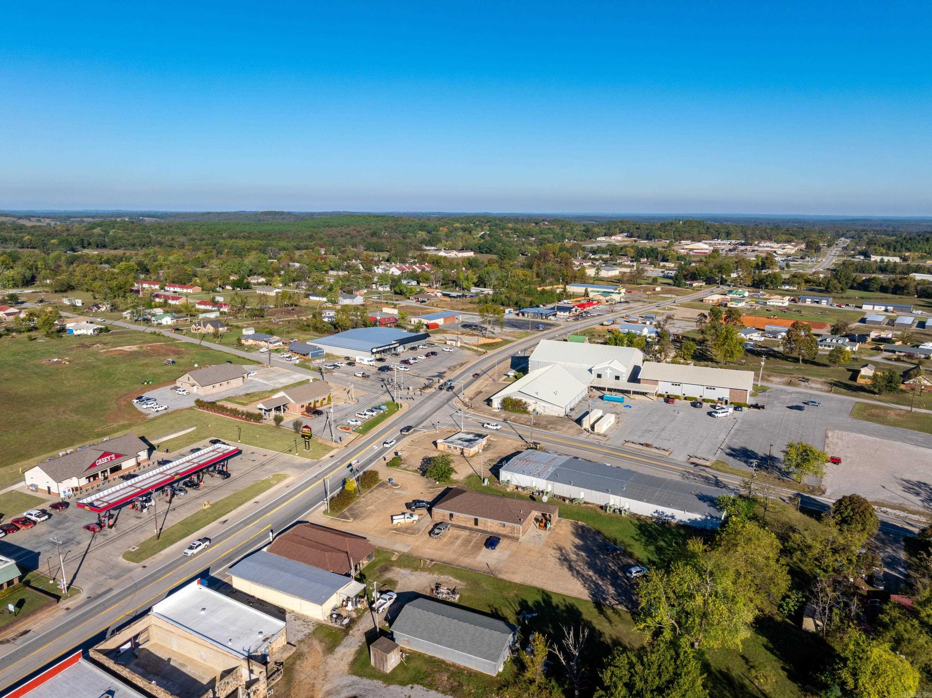 102 S Main  Cave City, AR