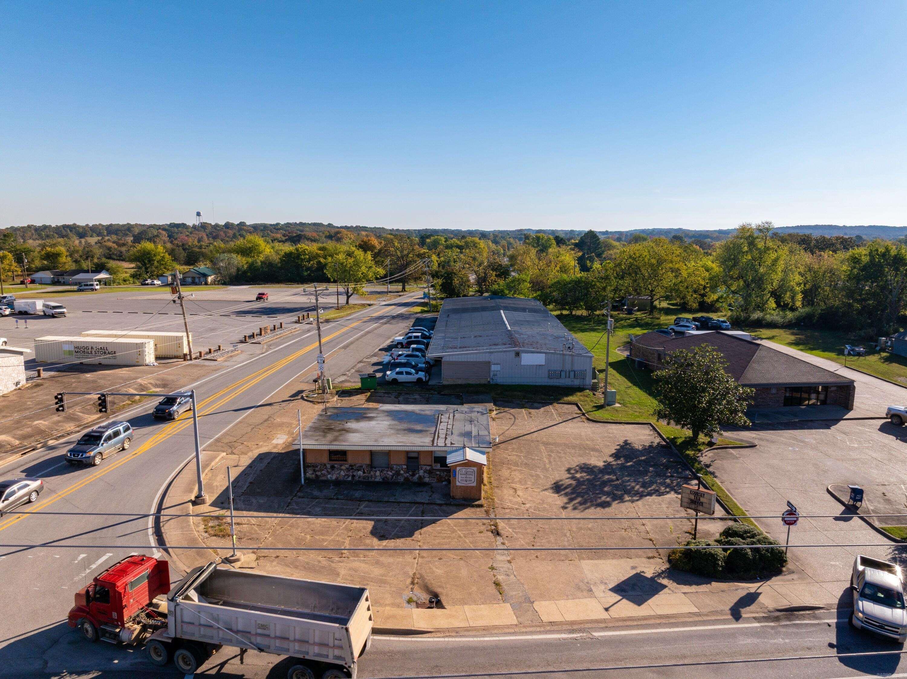 102 S Main  Cave City, AR