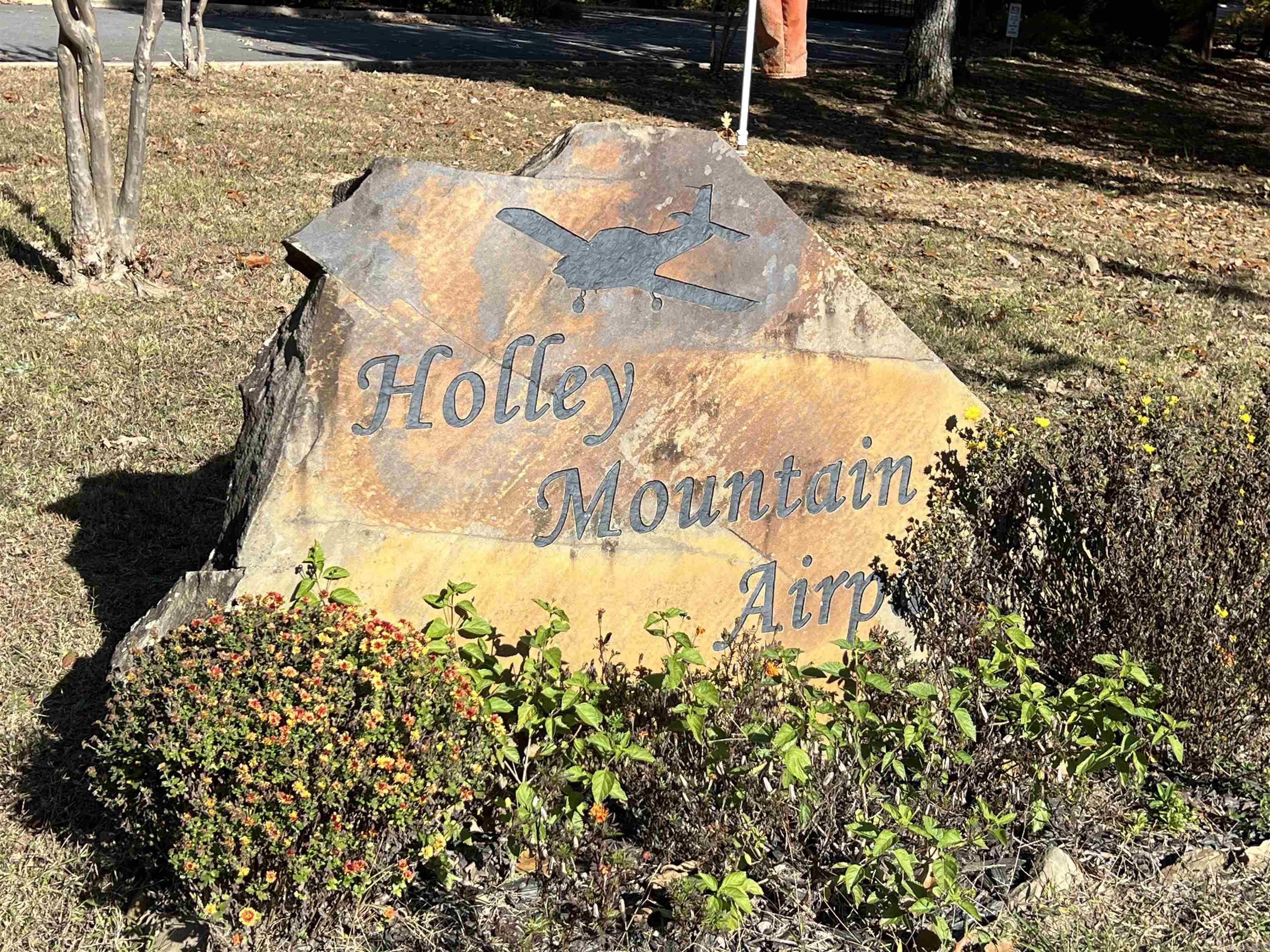 Lot 60R Holley Mountain Airpark  Clinton, AR