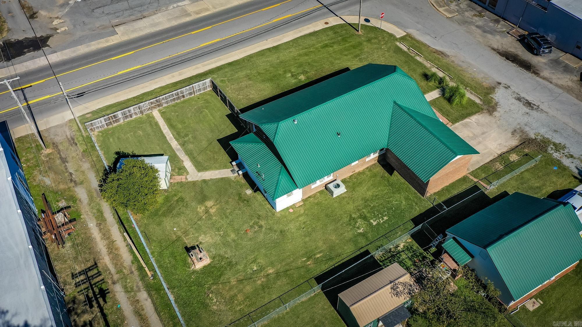 204 SE 3rd  England, AR