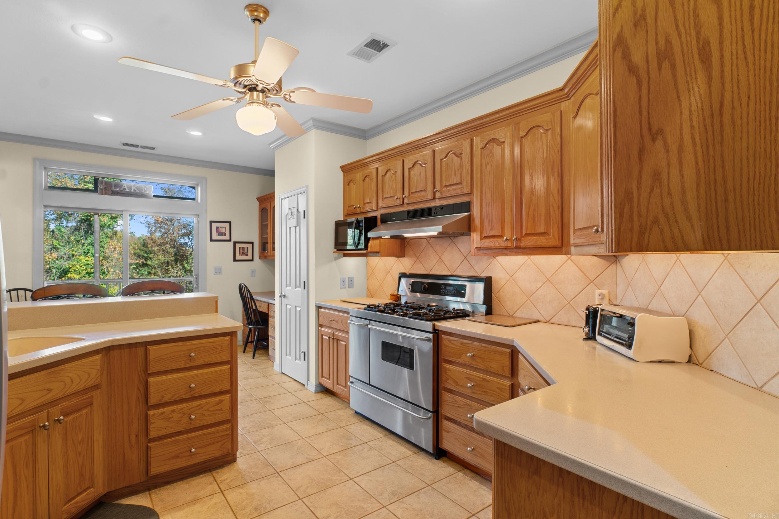 512 El Camino Real  Greers Ferry, AR