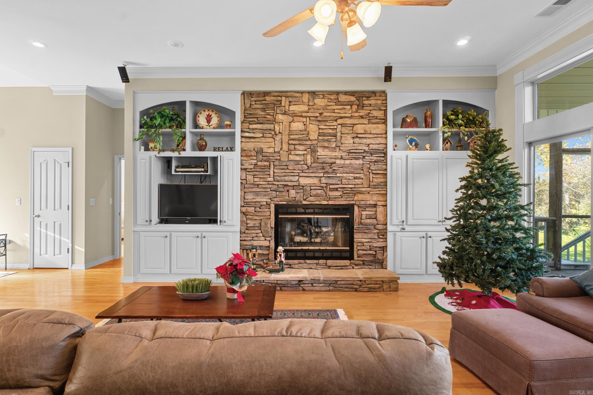 512 El Camino Real  Greers Ferry, AR