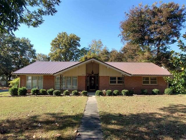 728 N 5th  Piggott, AR