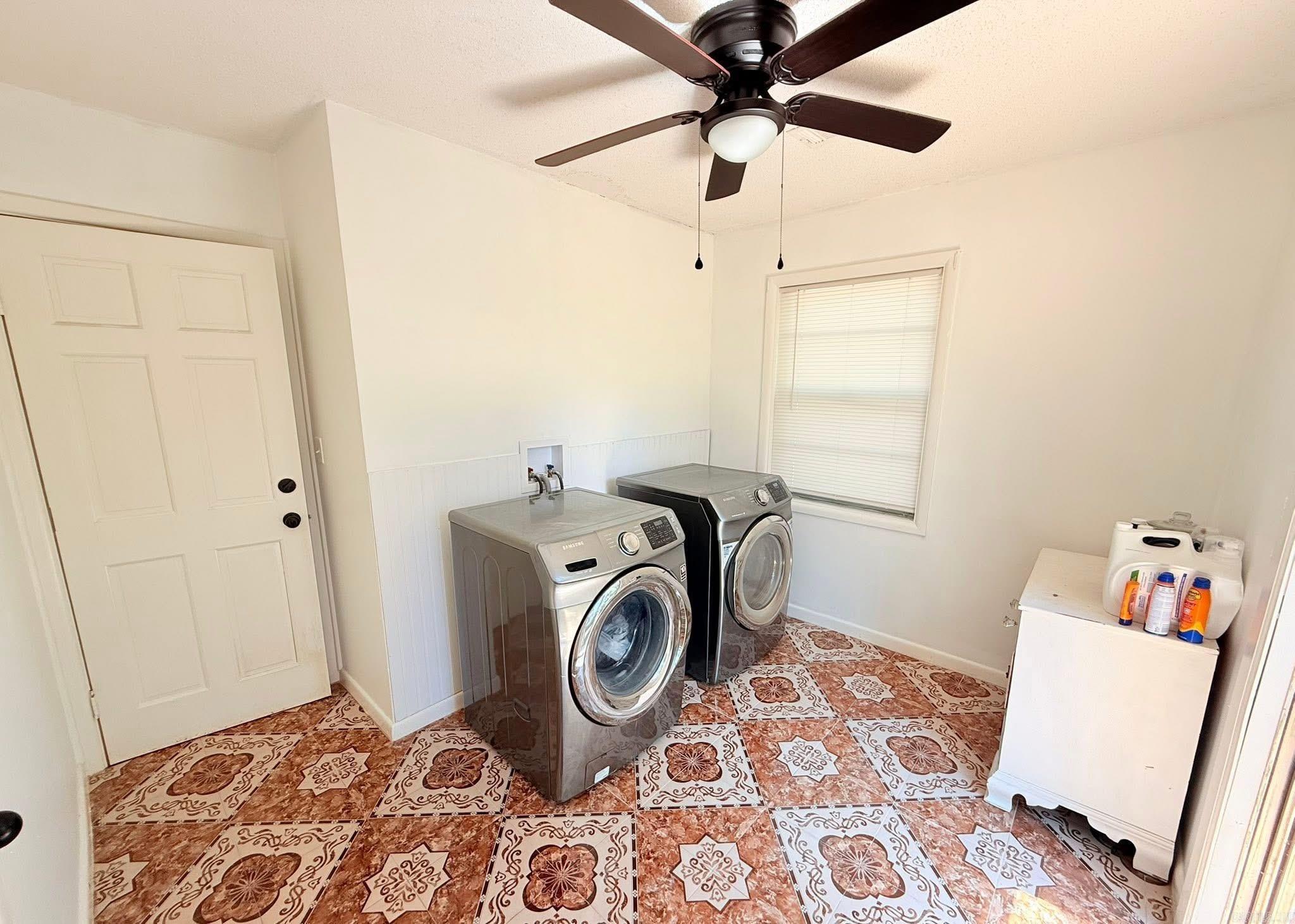 1005 W Taylor  Clarksville, AR