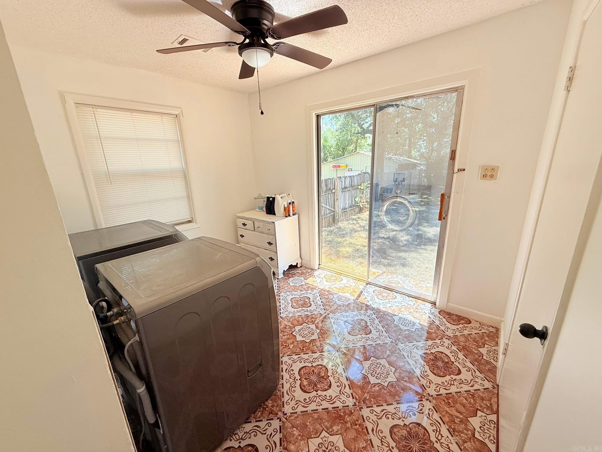 1005 W Taylor  Clarksville, AR