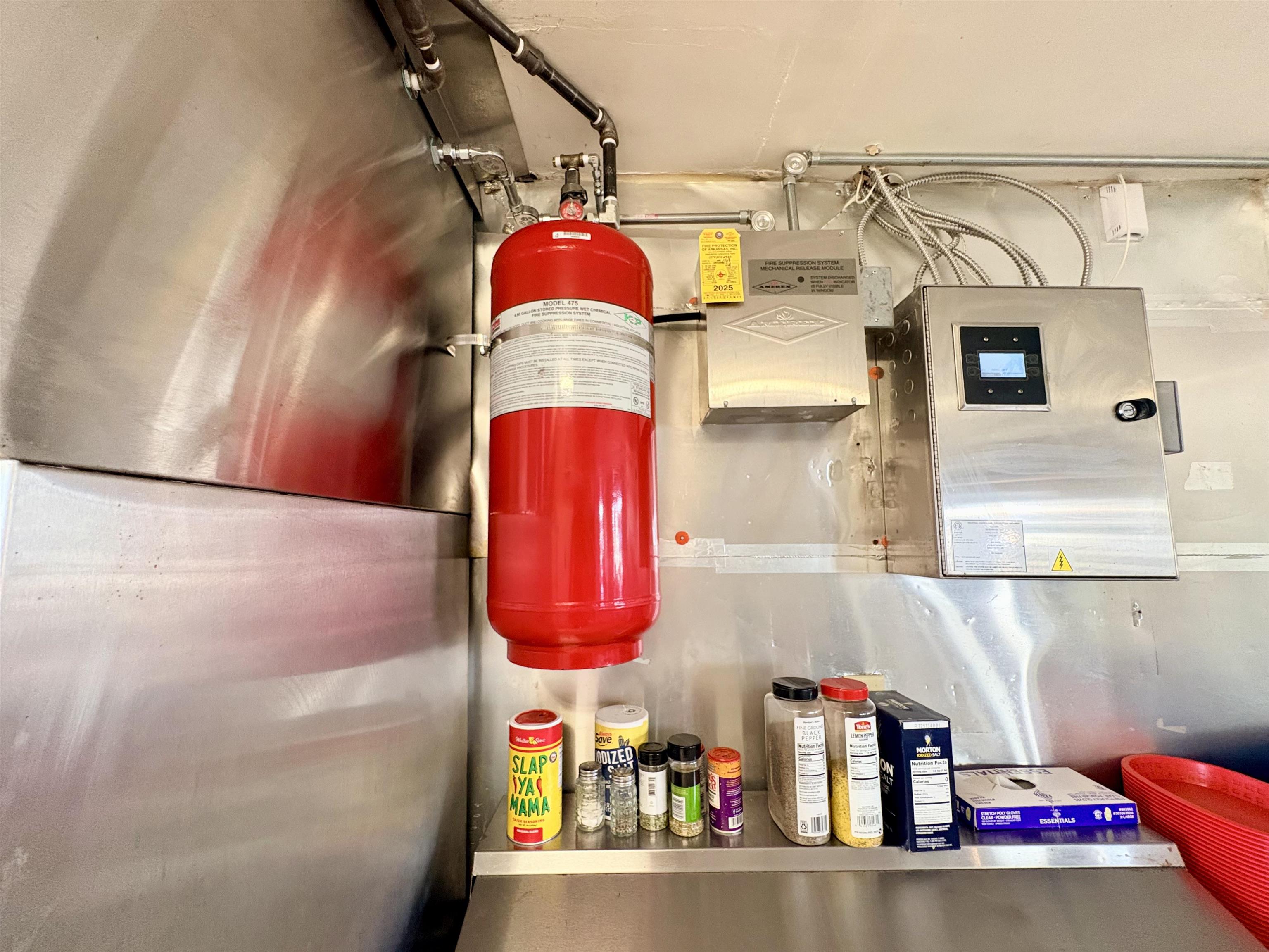 107 E Main  Hardy, AR