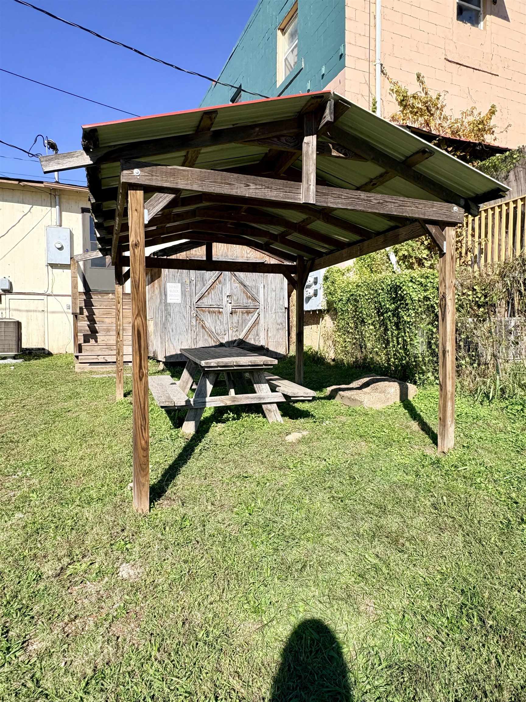 107 E Main  Hardy, AR