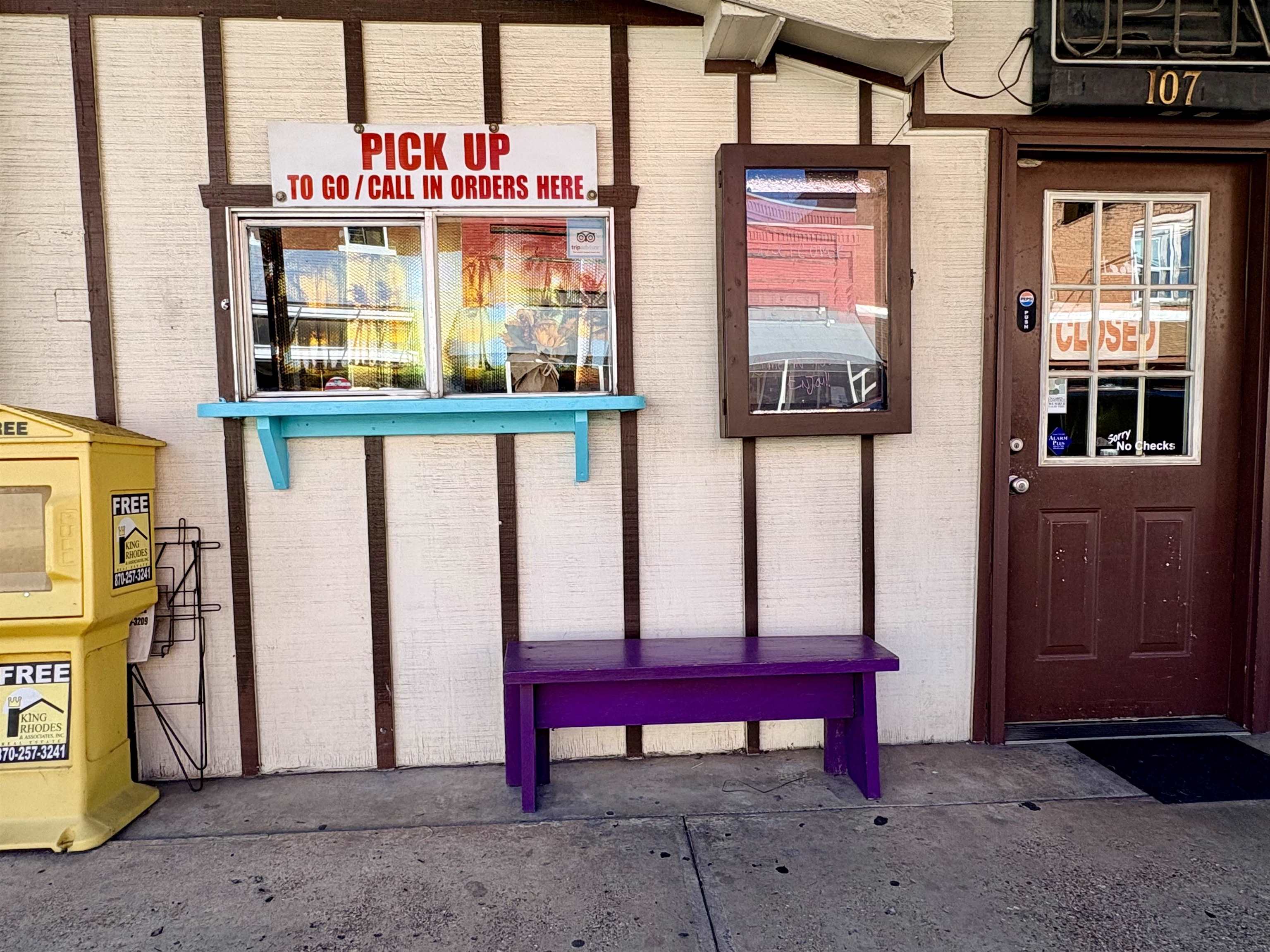 107 E Main  Hardy, AR