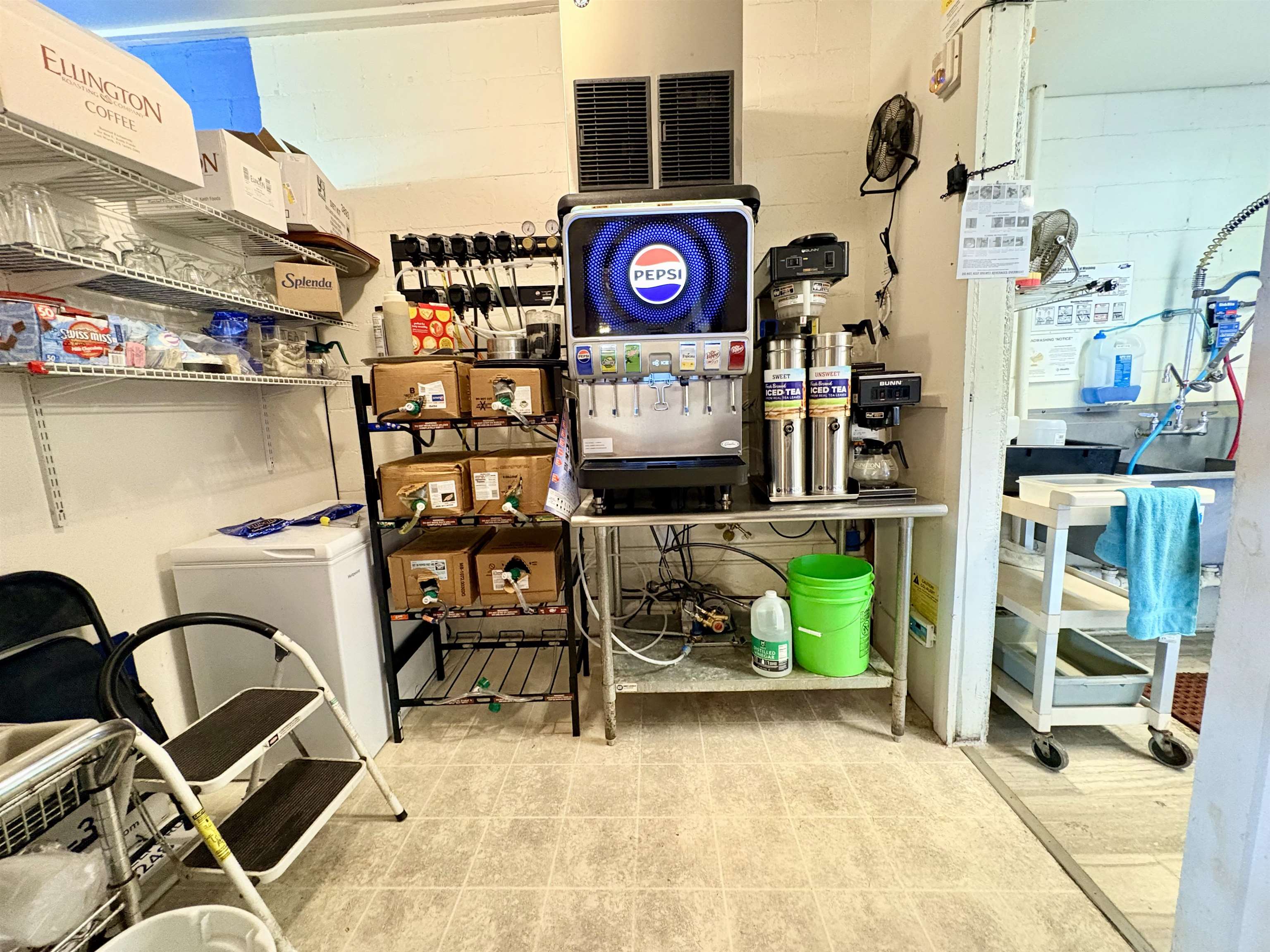 107 E Main  Hardy, AR