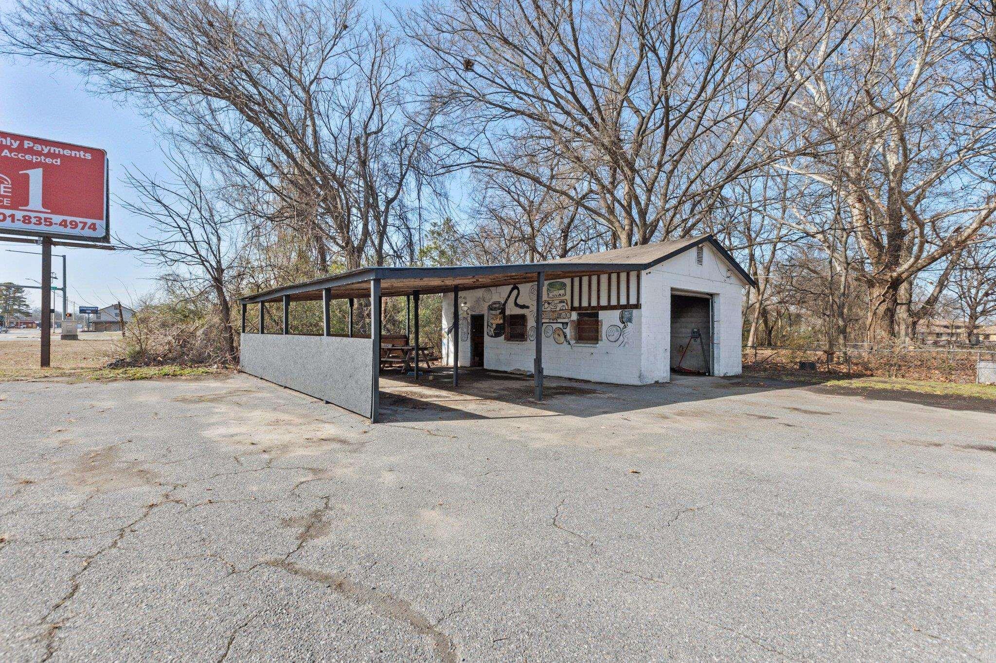 2611 E Broadway  North Little Rock, AR