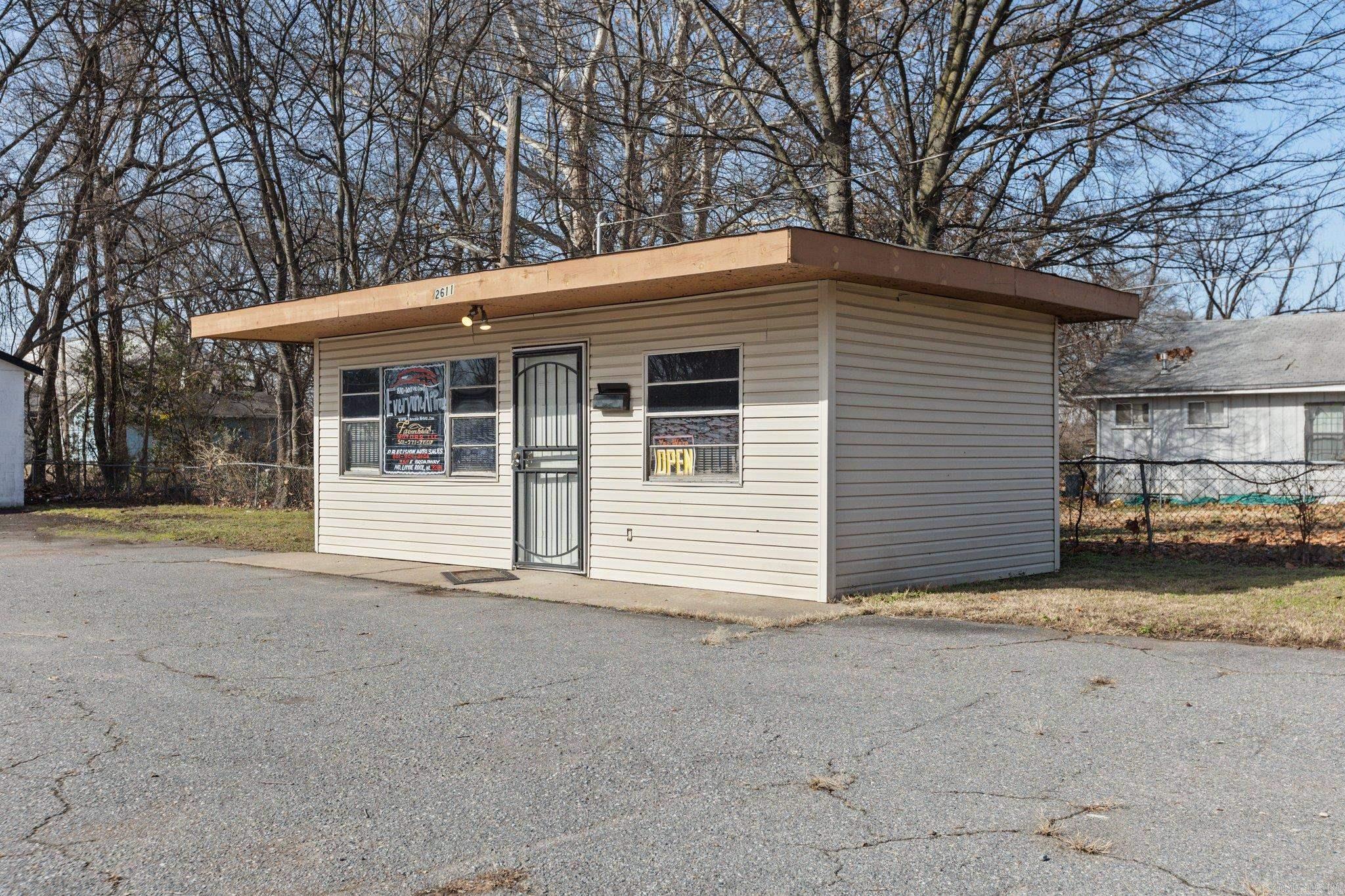 2611 E Broadway  North Little Rock, AR