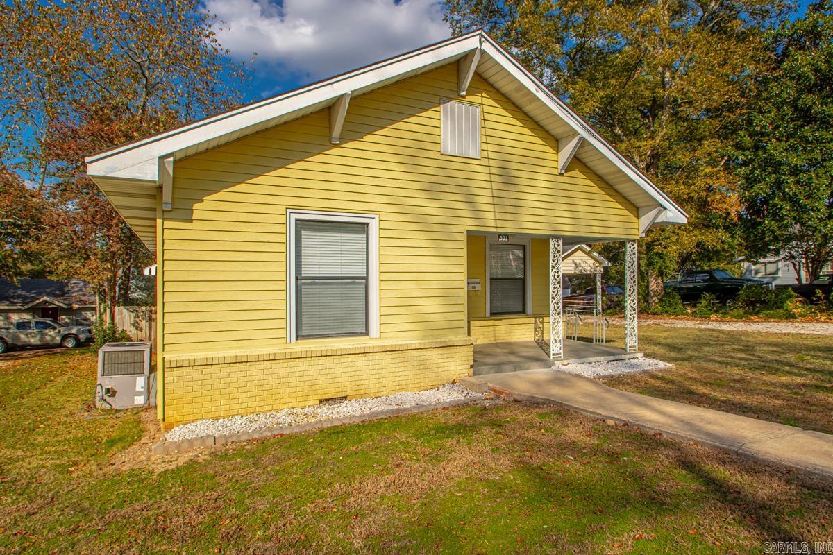 501 W Conway  Benton, AR