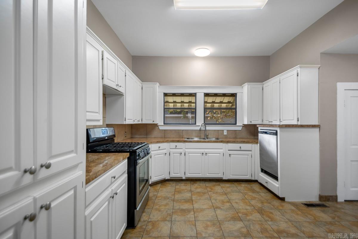 501 W Conway  Benton, AR