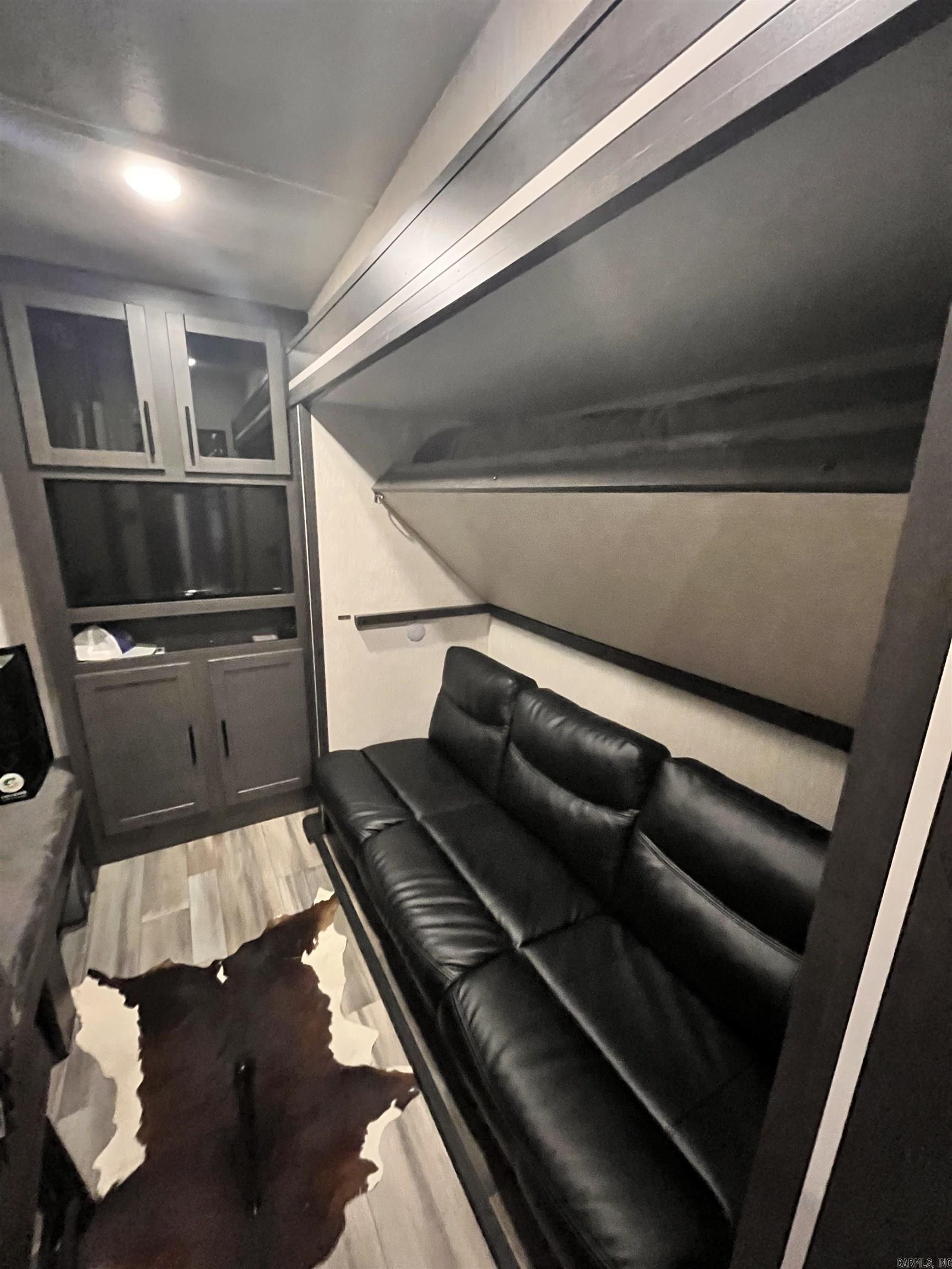 300 Mount Olive Manor  Melbourne, AR