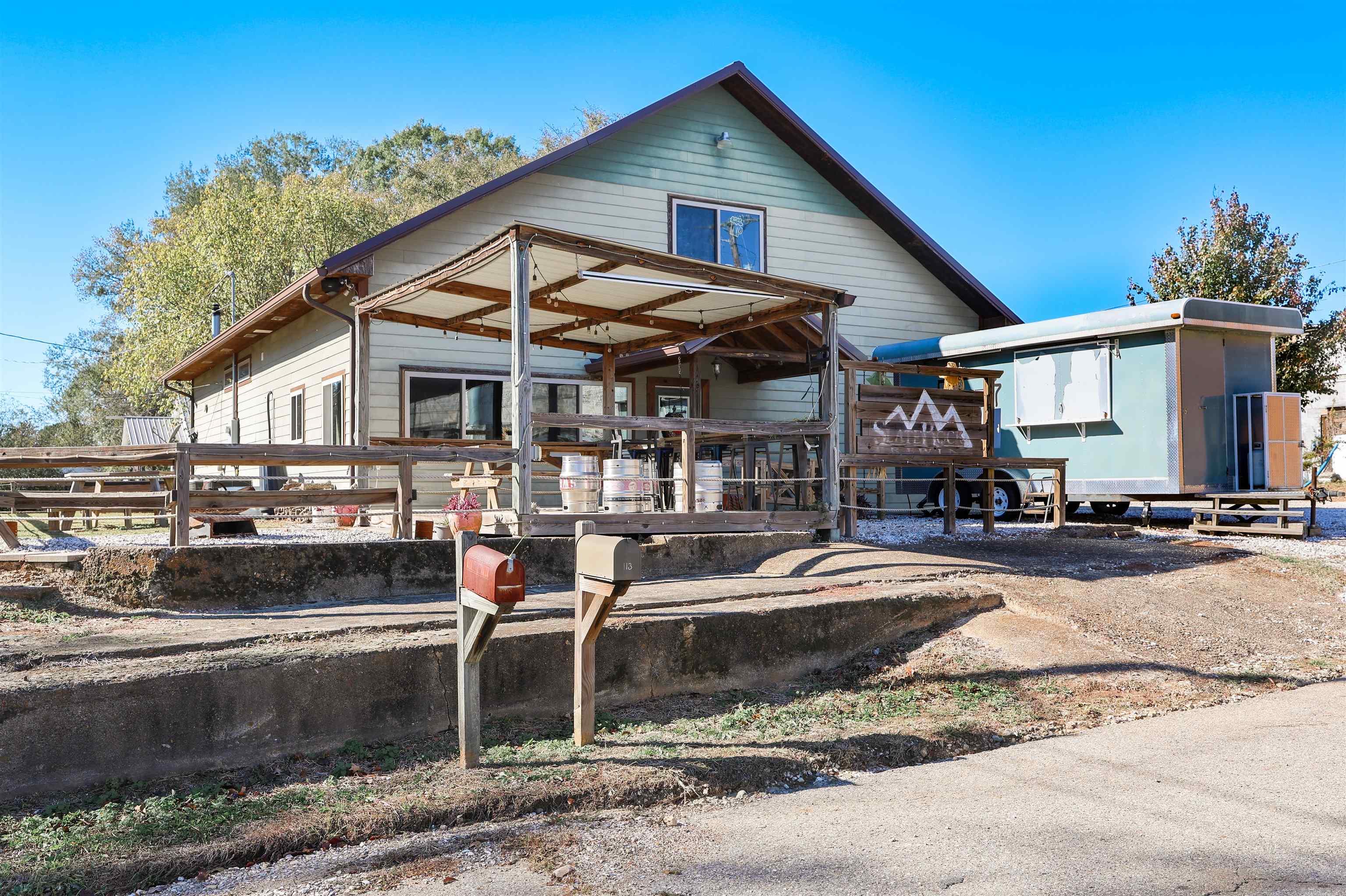 113 S Main  Amity, AR