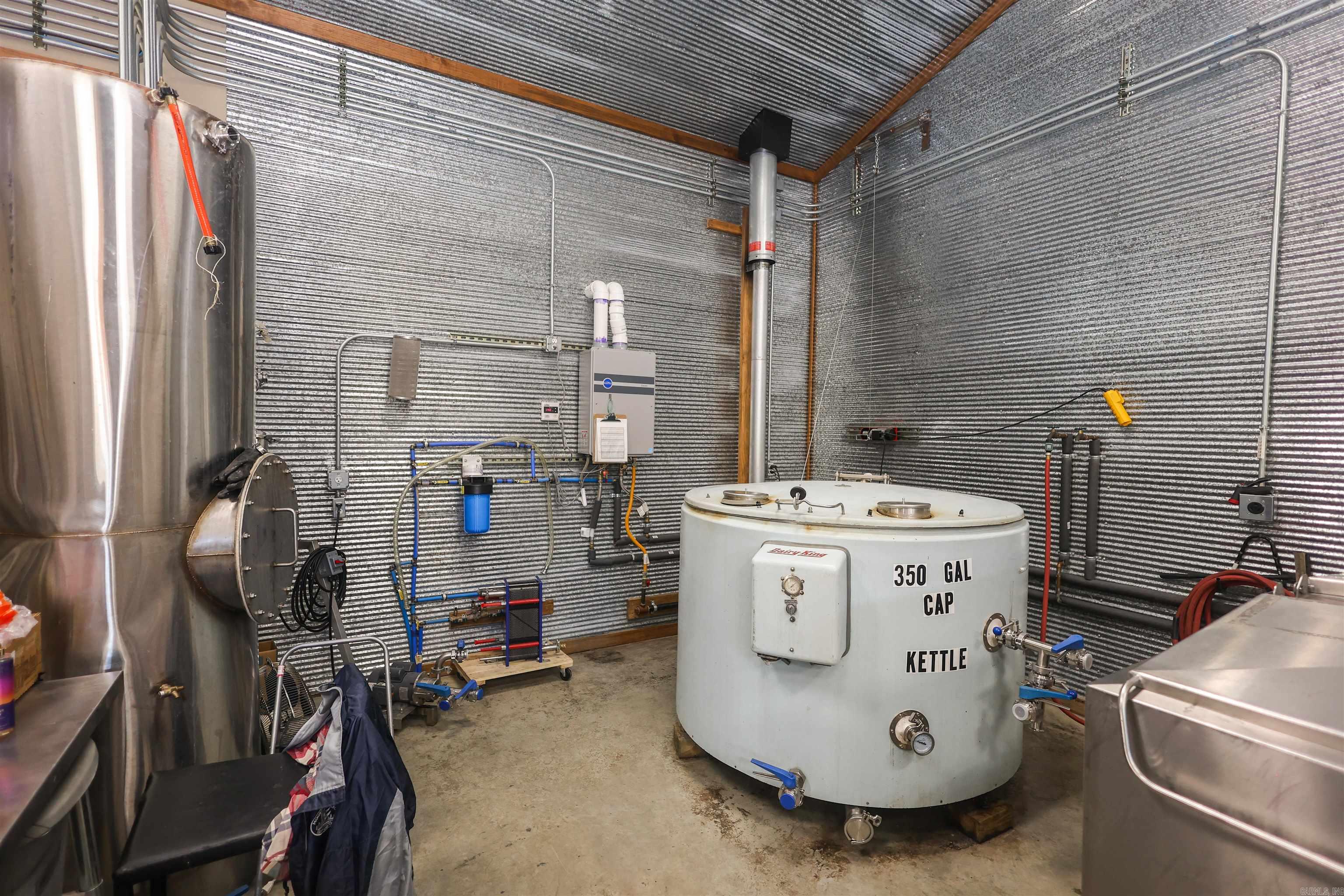 113 S Main  Amity, AR