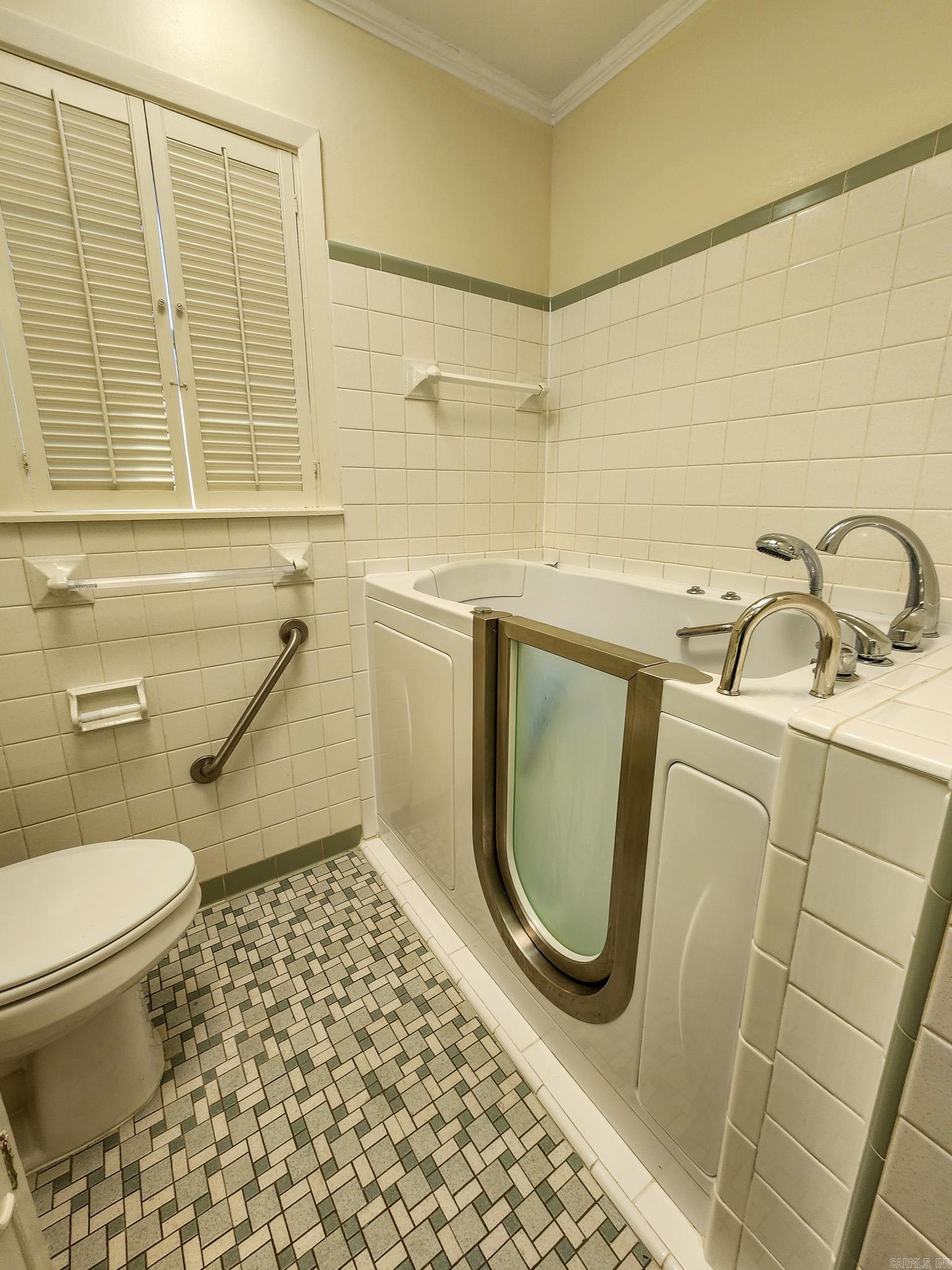 1913 W Oak  El Dorado, AR