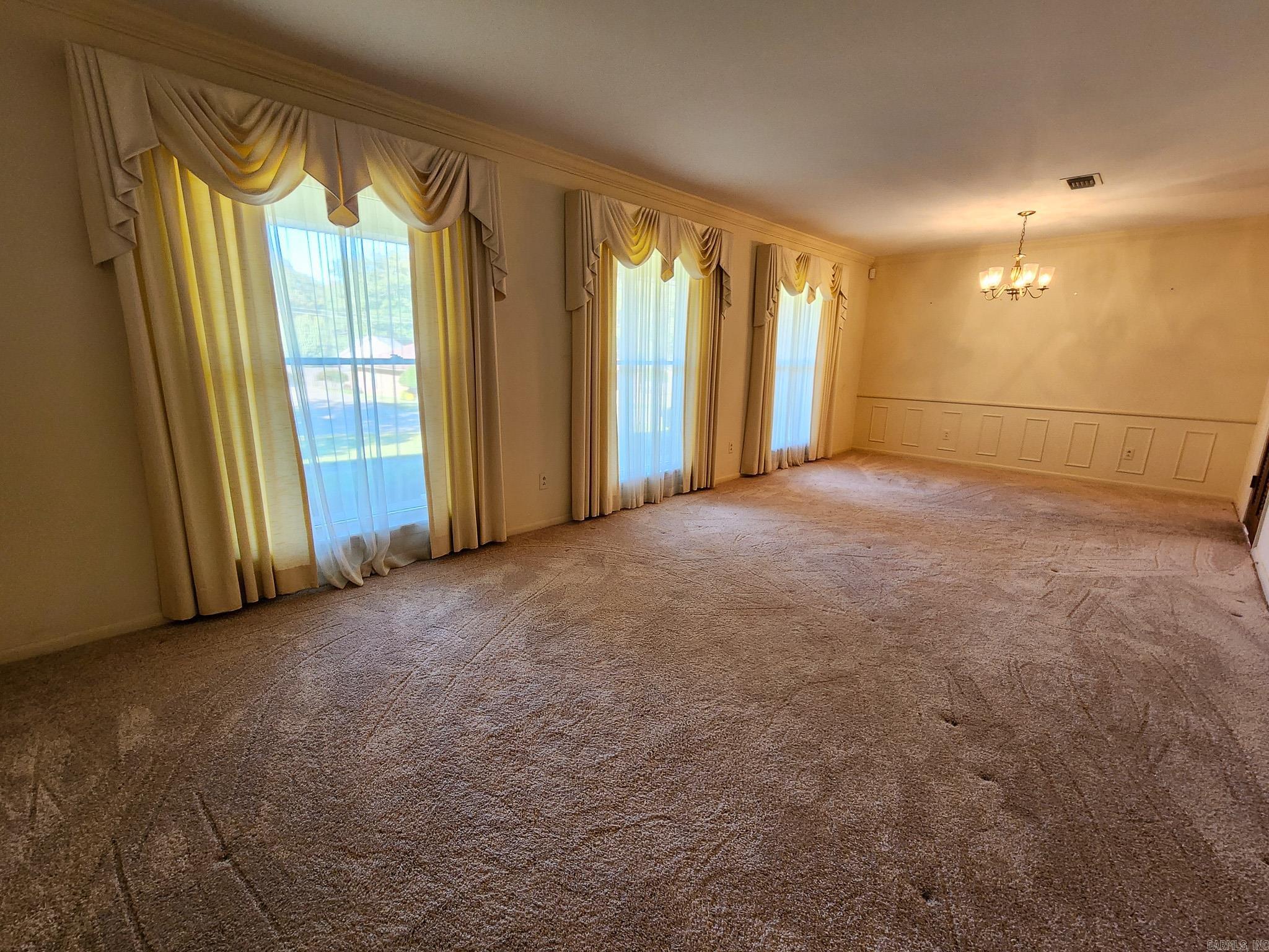 1913 W Oak  El Dorado, AR