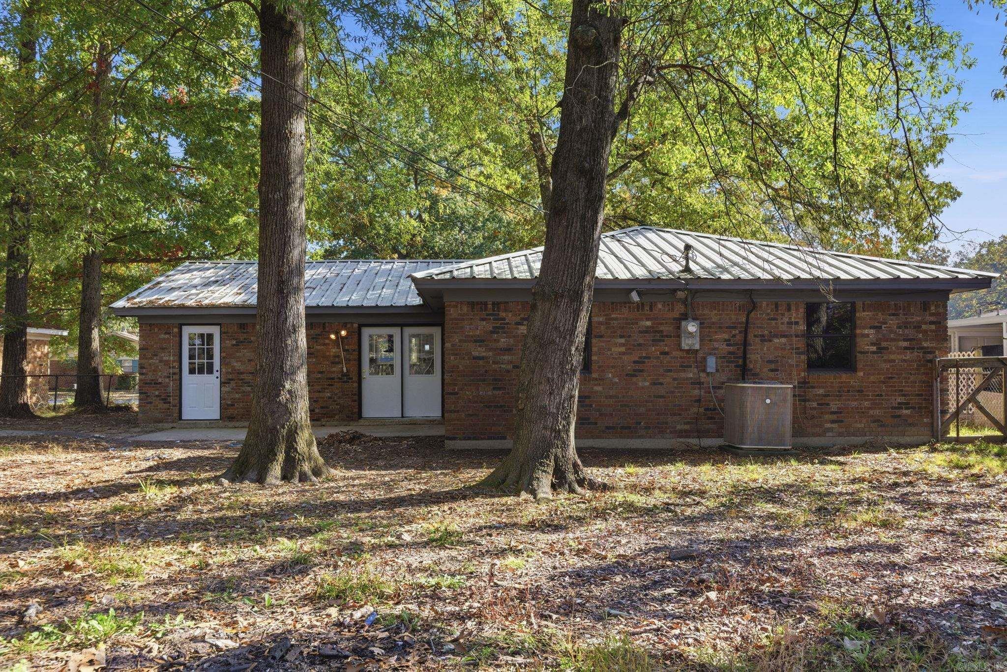 3504 Shamrock Pine Bluff, AR 71603