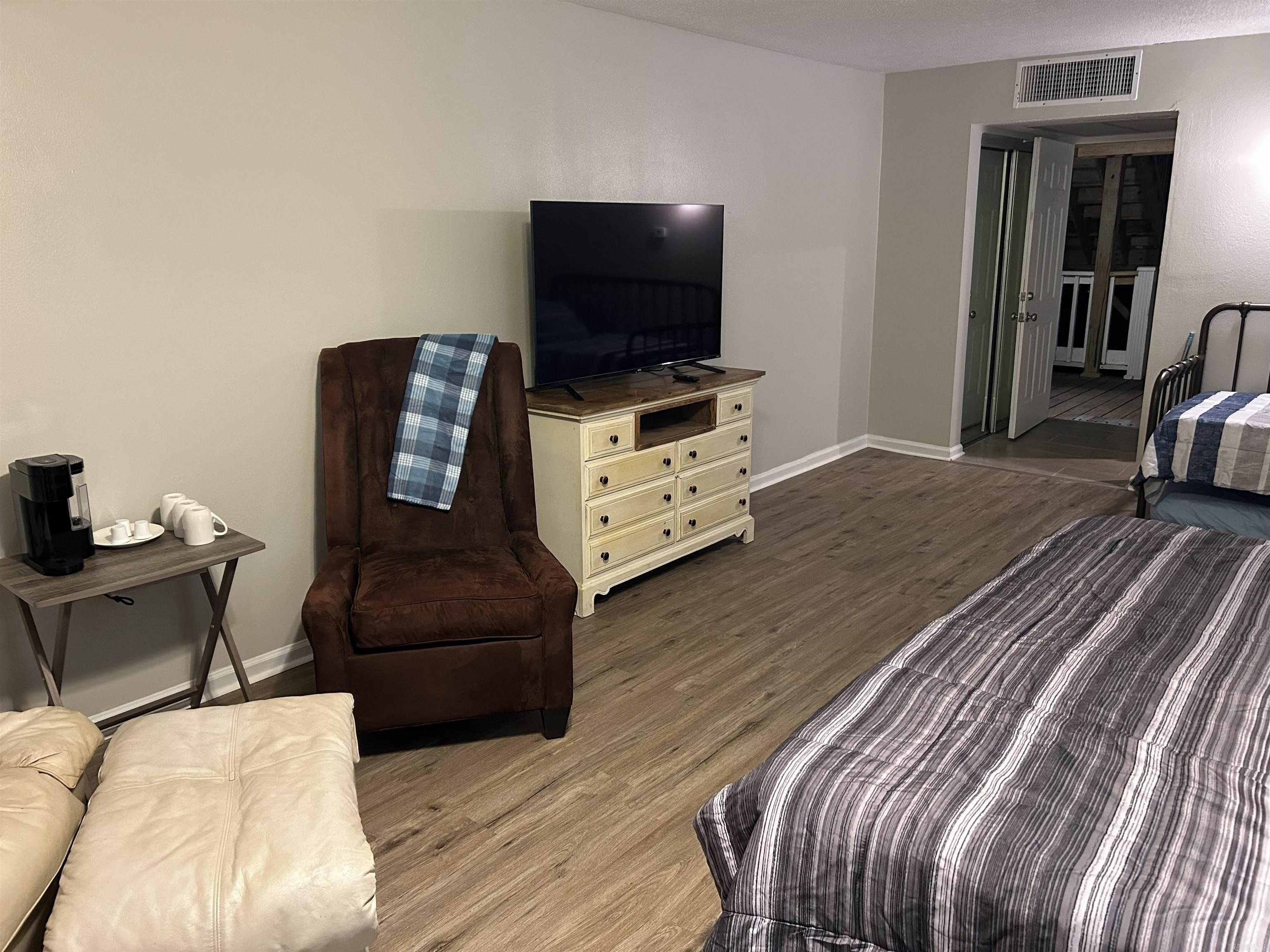 3027 summer hill  Fairfield Bay, AR