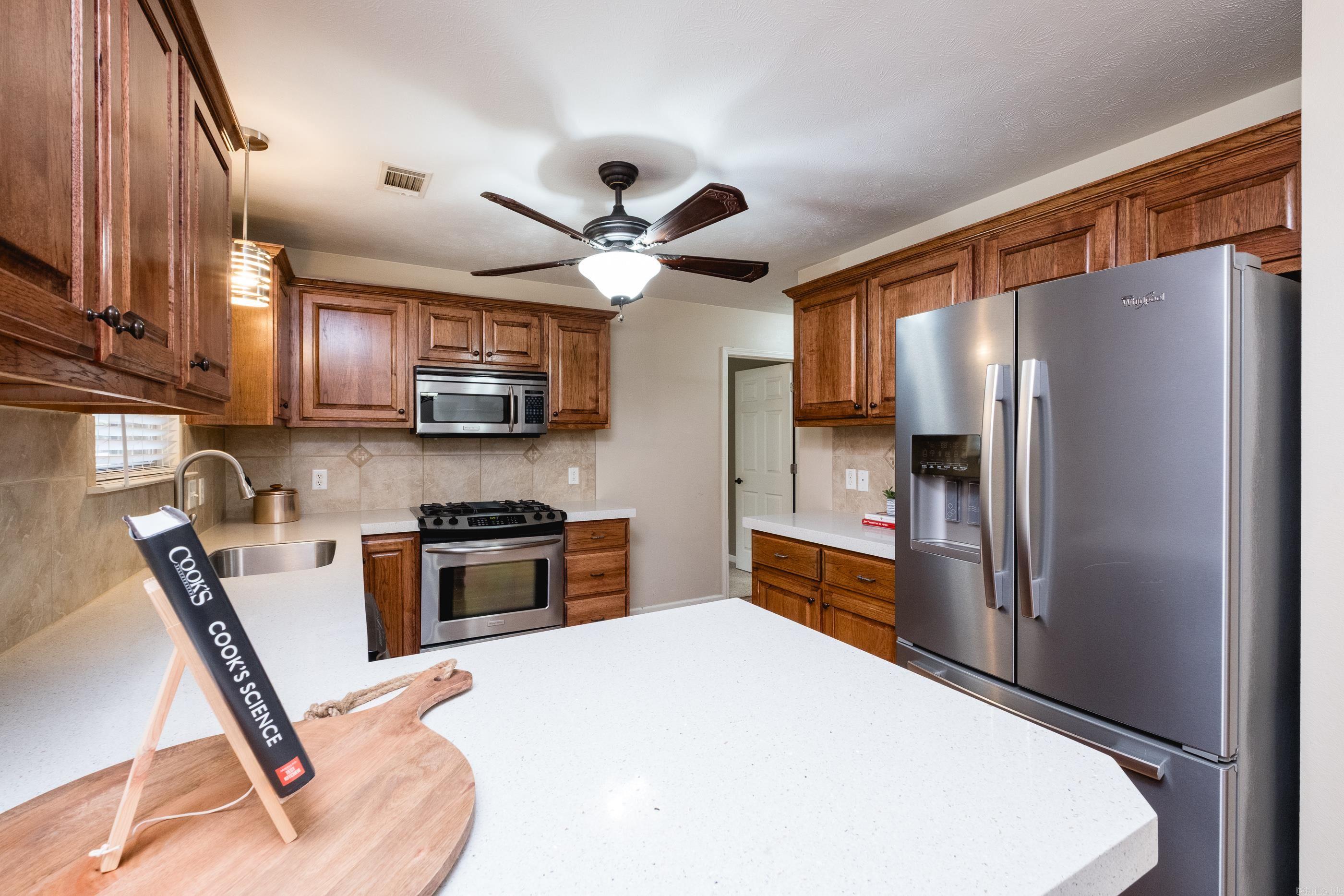 199 Diamond Point Drive Maumelle, AR 72113