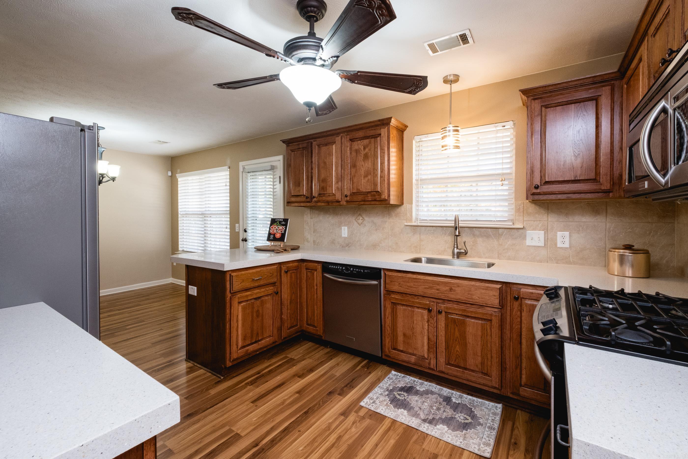 199 Diamond Point Drive Maumelle, AR 72113