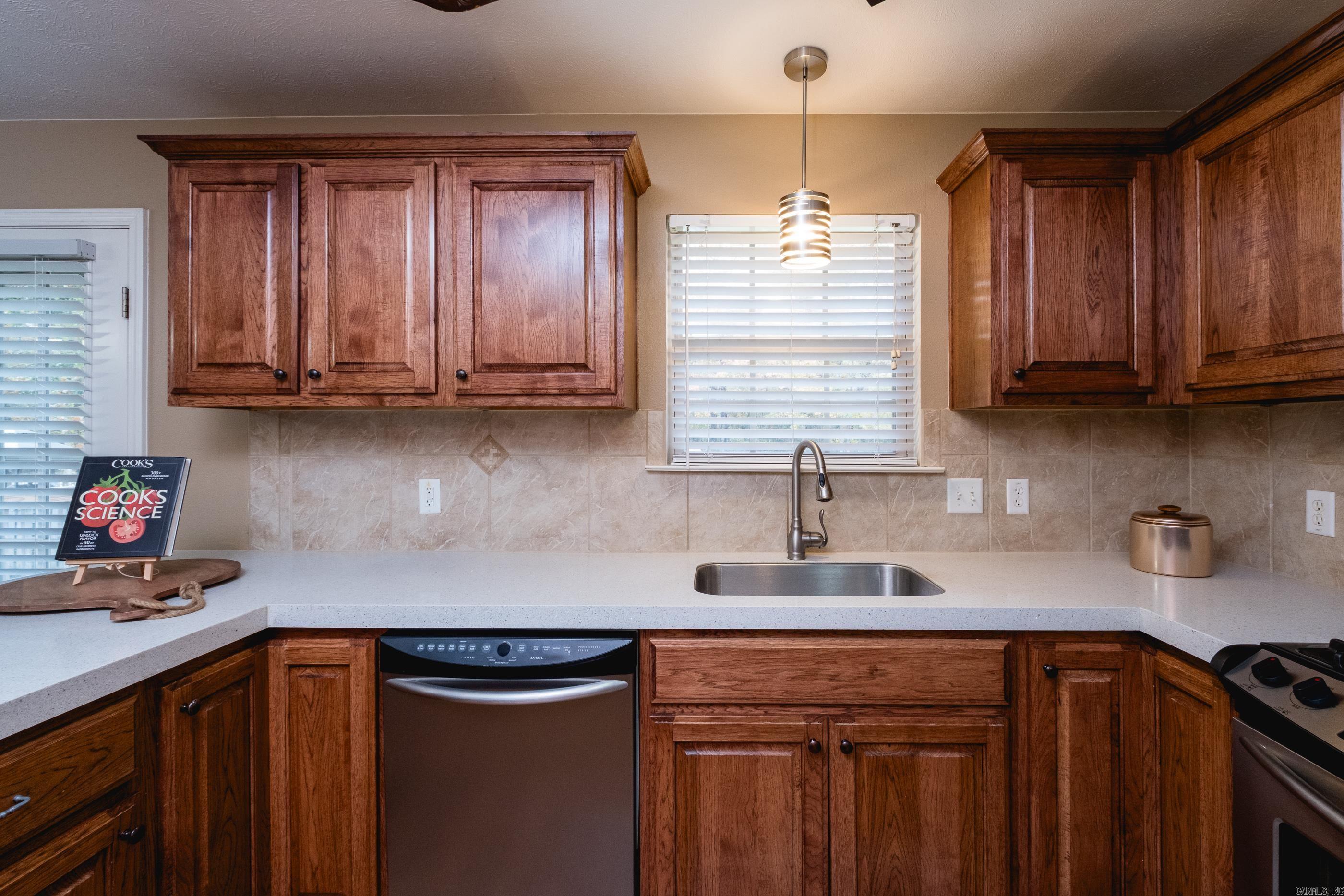 199 Diamond Point Drive Maumelle, AR 72113