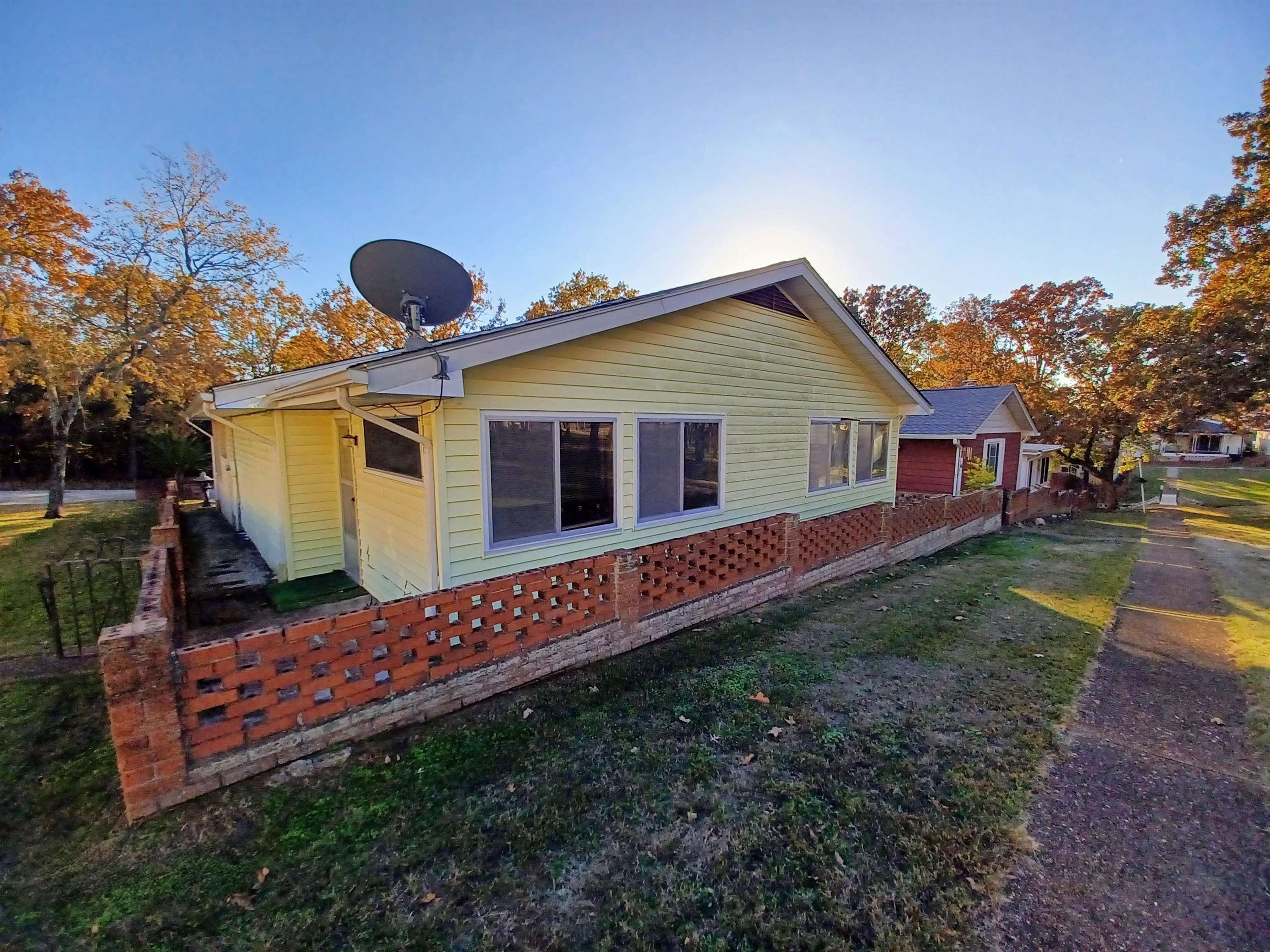 904 S Manor  Horseshoe Bend, AR