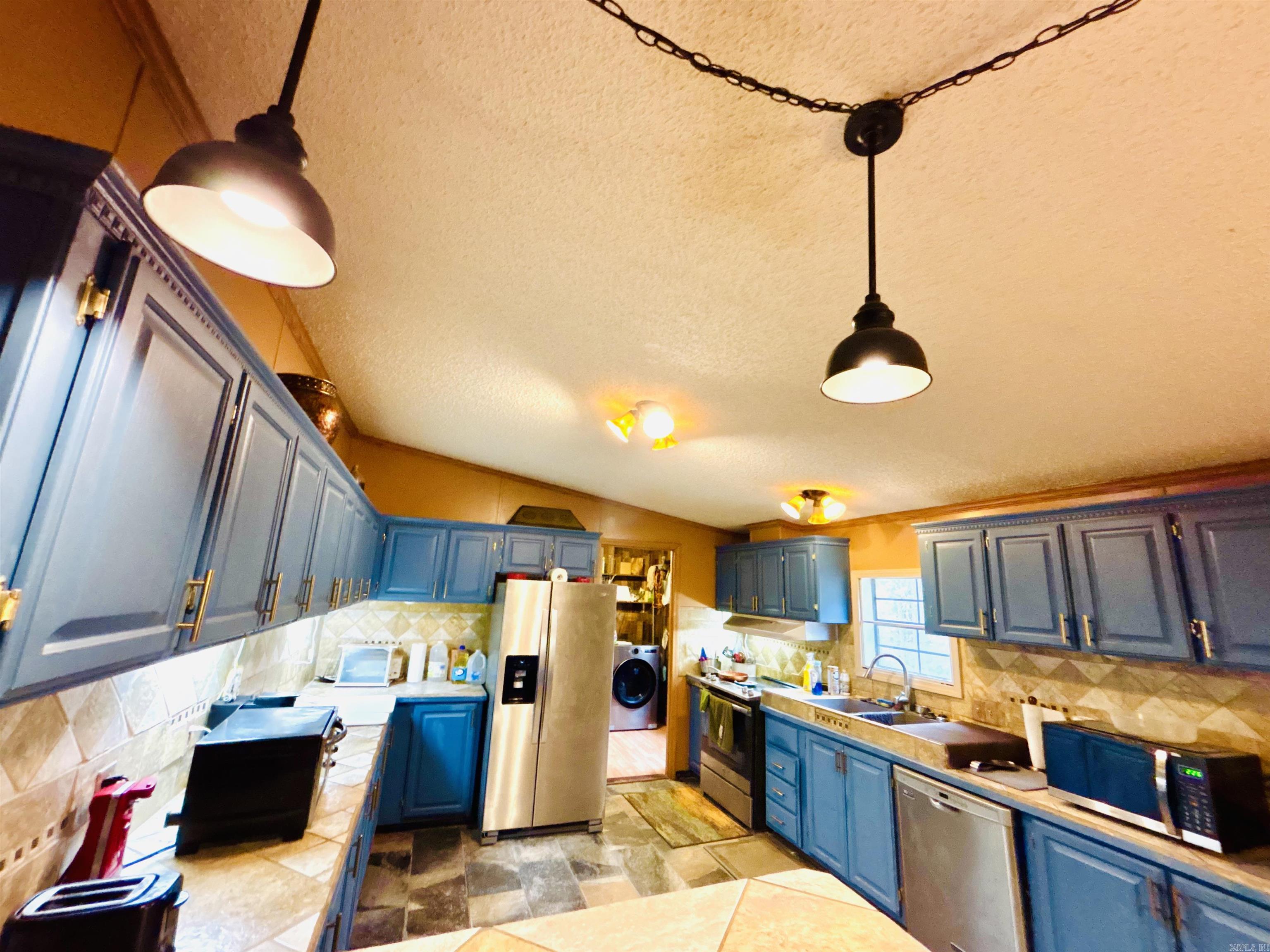 6575 Banner Mountain Road Shirley, AR 72153-0000