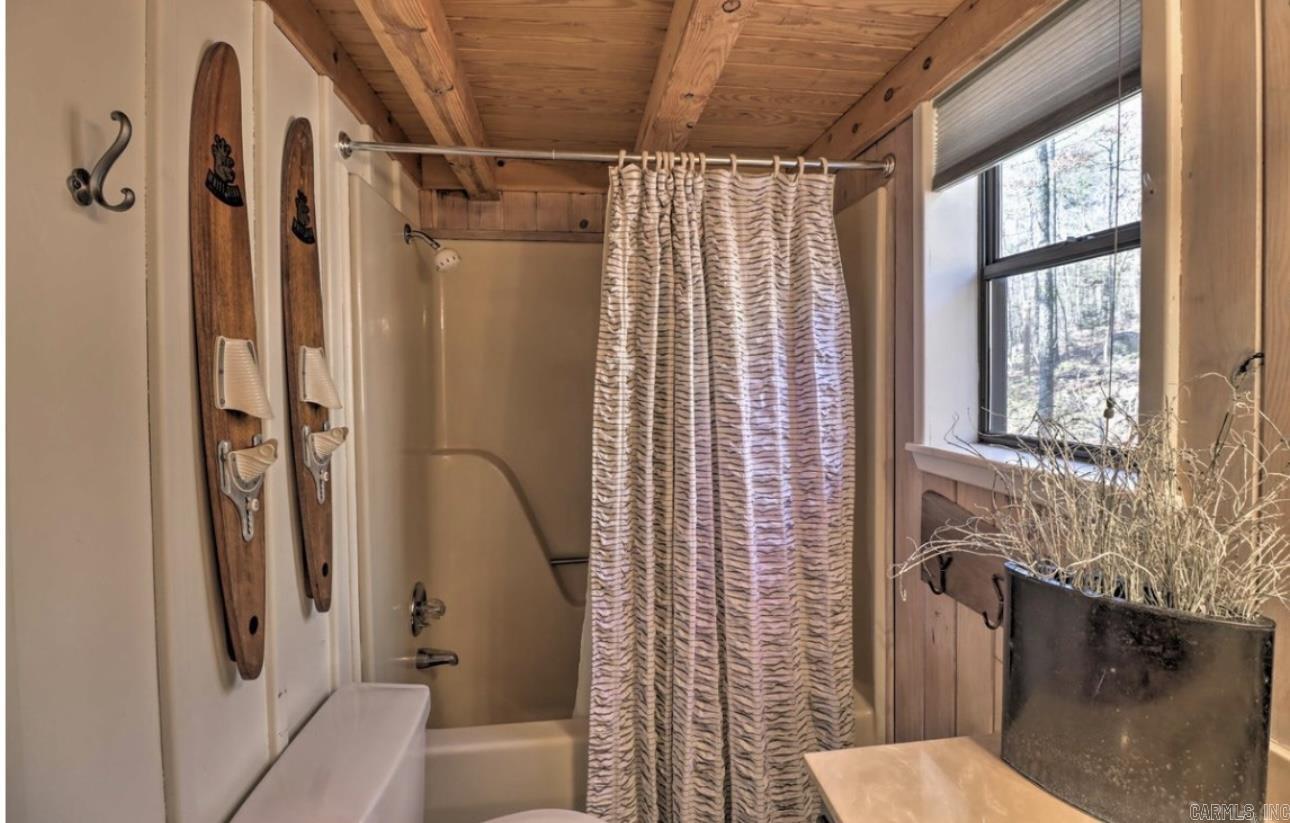 119 Pocahontas Ln  Greers Ferry, AR