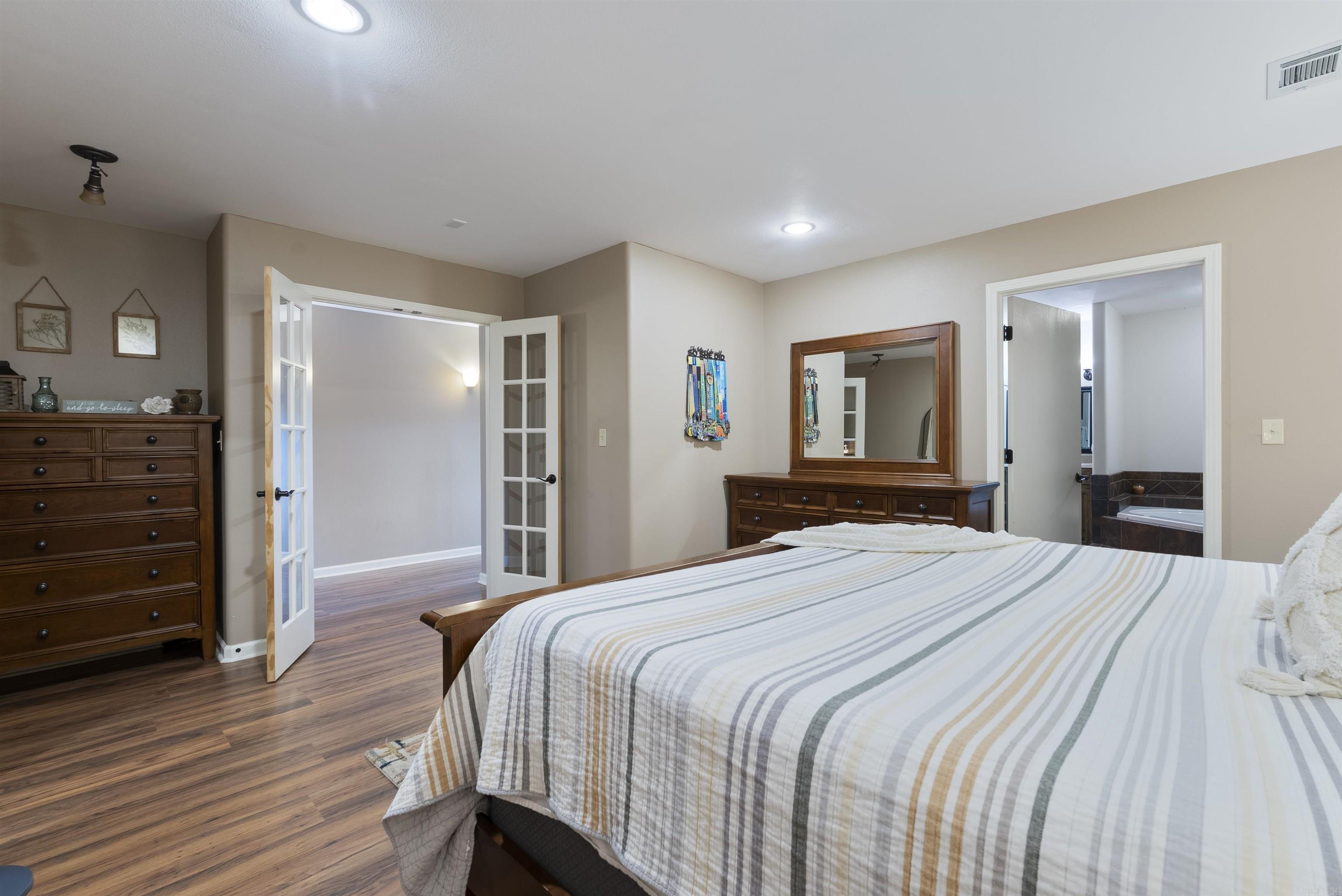 11 Hillard  Greenbrier, AR