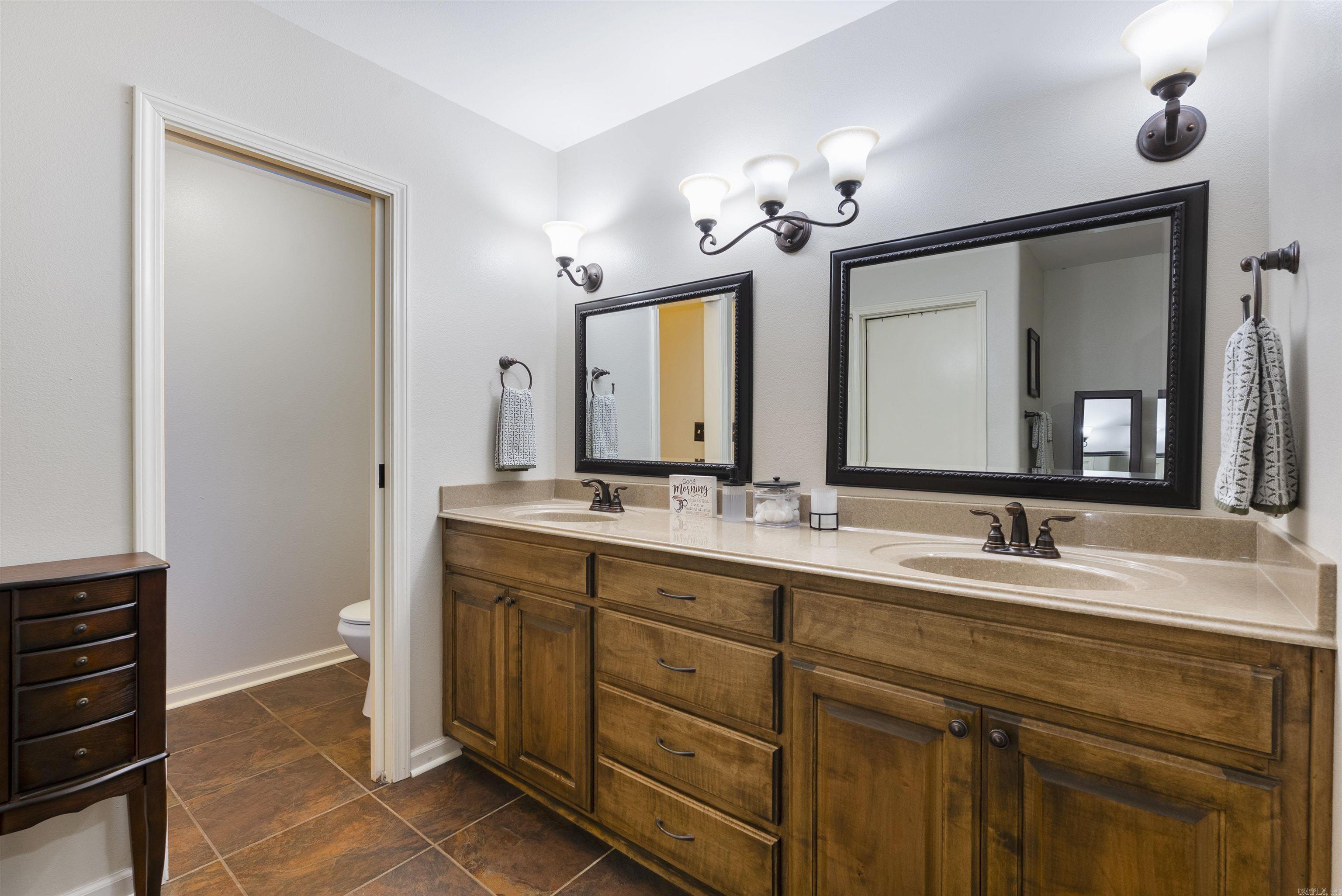 11 Hillard  Greenbrier, AR