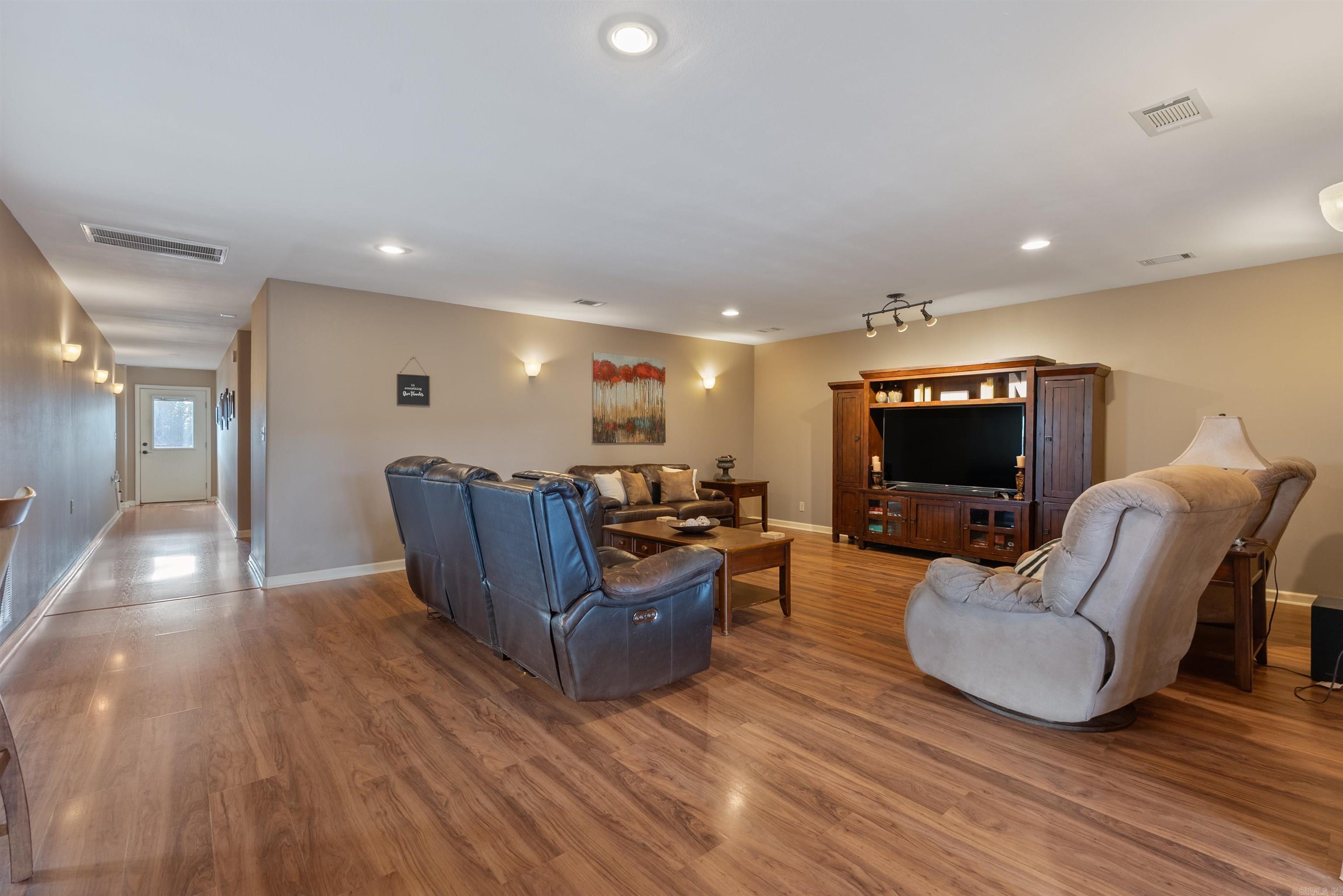 11 Hillard  Greenbrier, AR